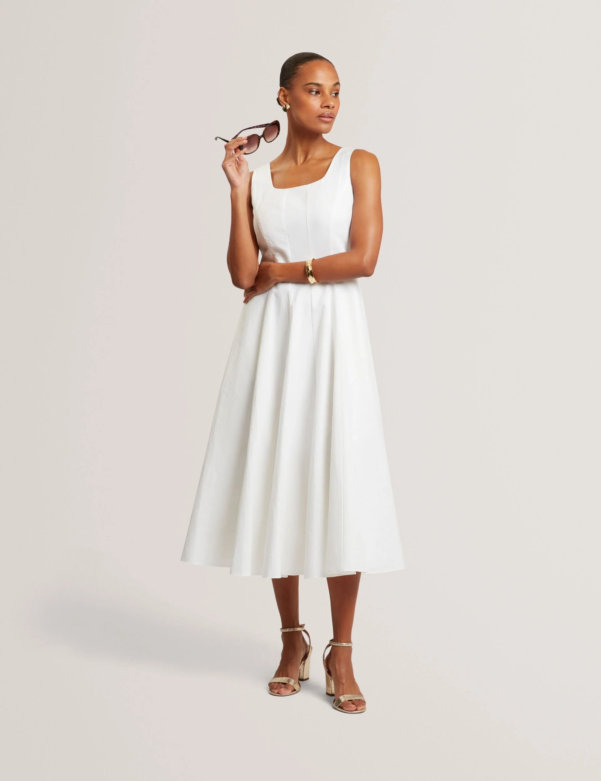 ADDISA | WHITE