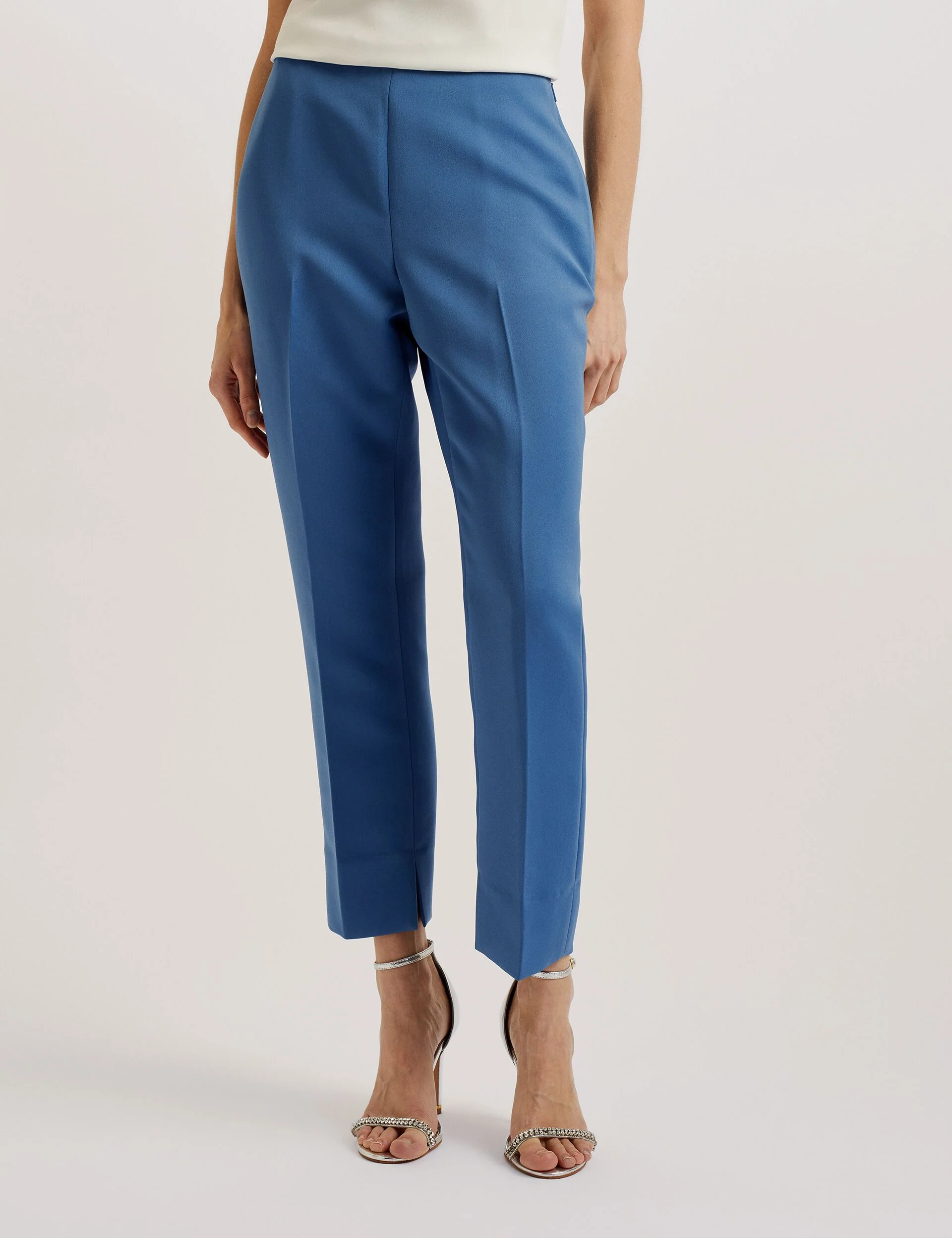 AKENIT | BLUE