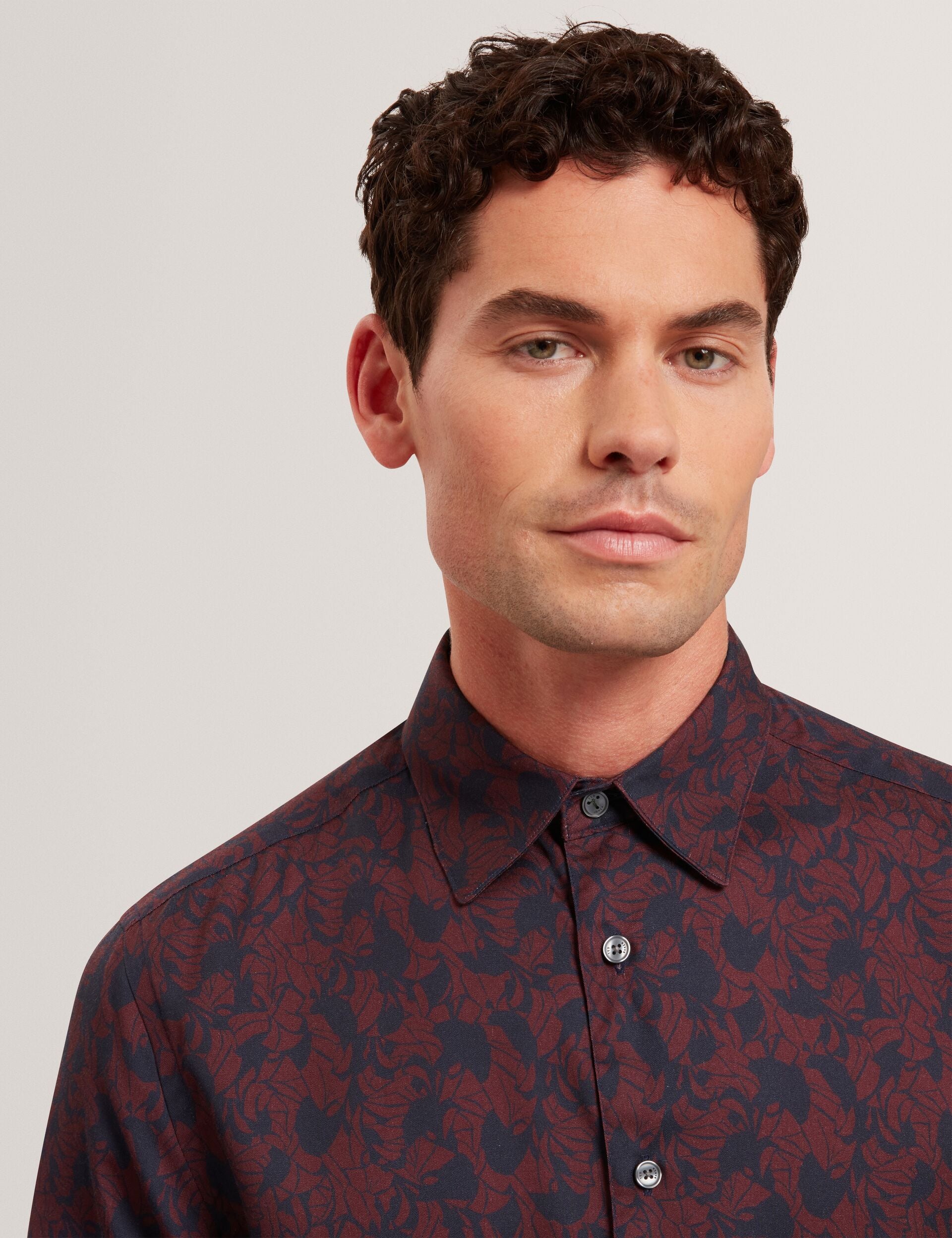 AKSELLE | MAROON - Image 4
