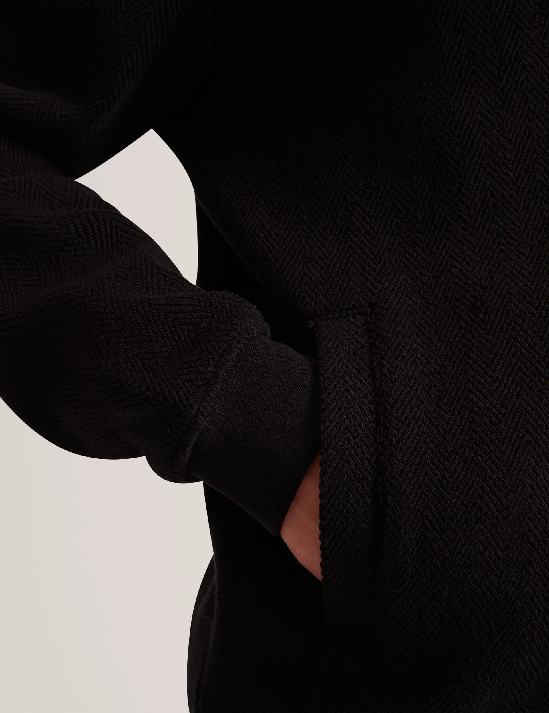 BRANIS | BLACK - Image 4