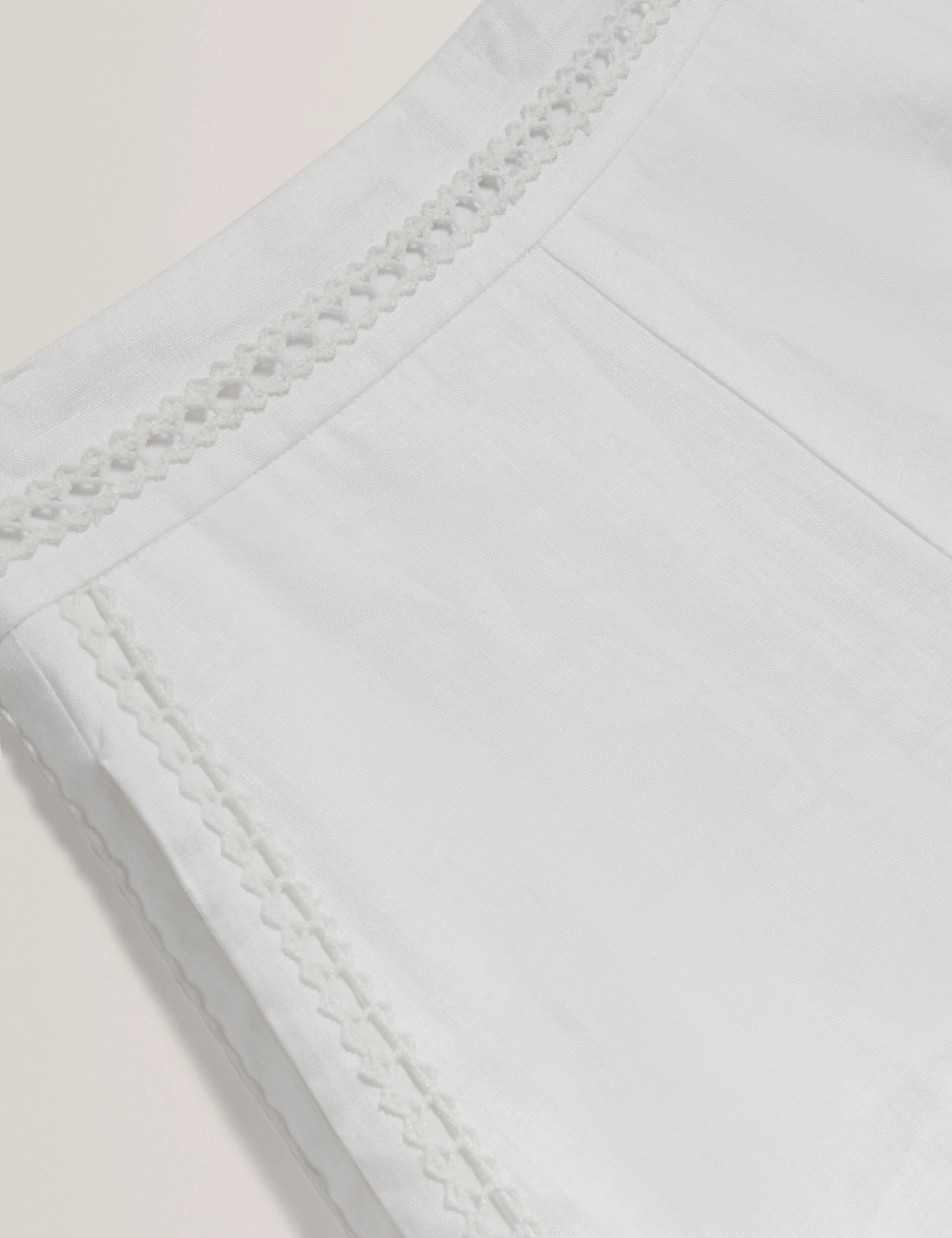 BUCCIA | WHITE - Image 3