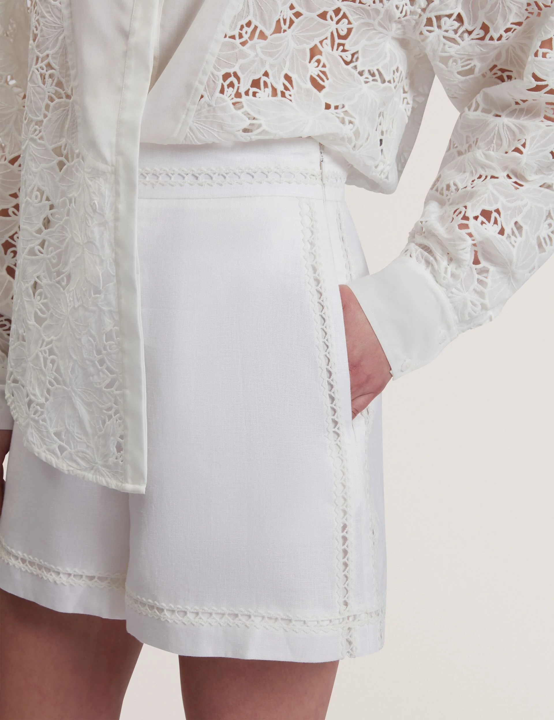 BUCCIA | WHITE - Image 4