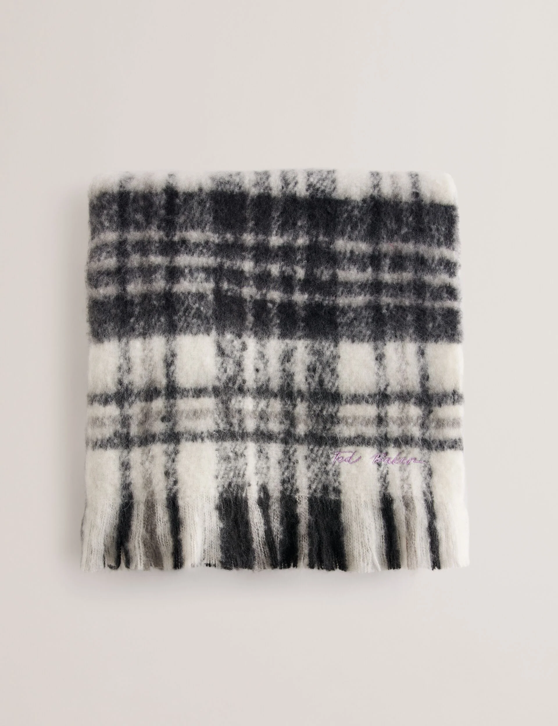 CHELLIS | BLACK