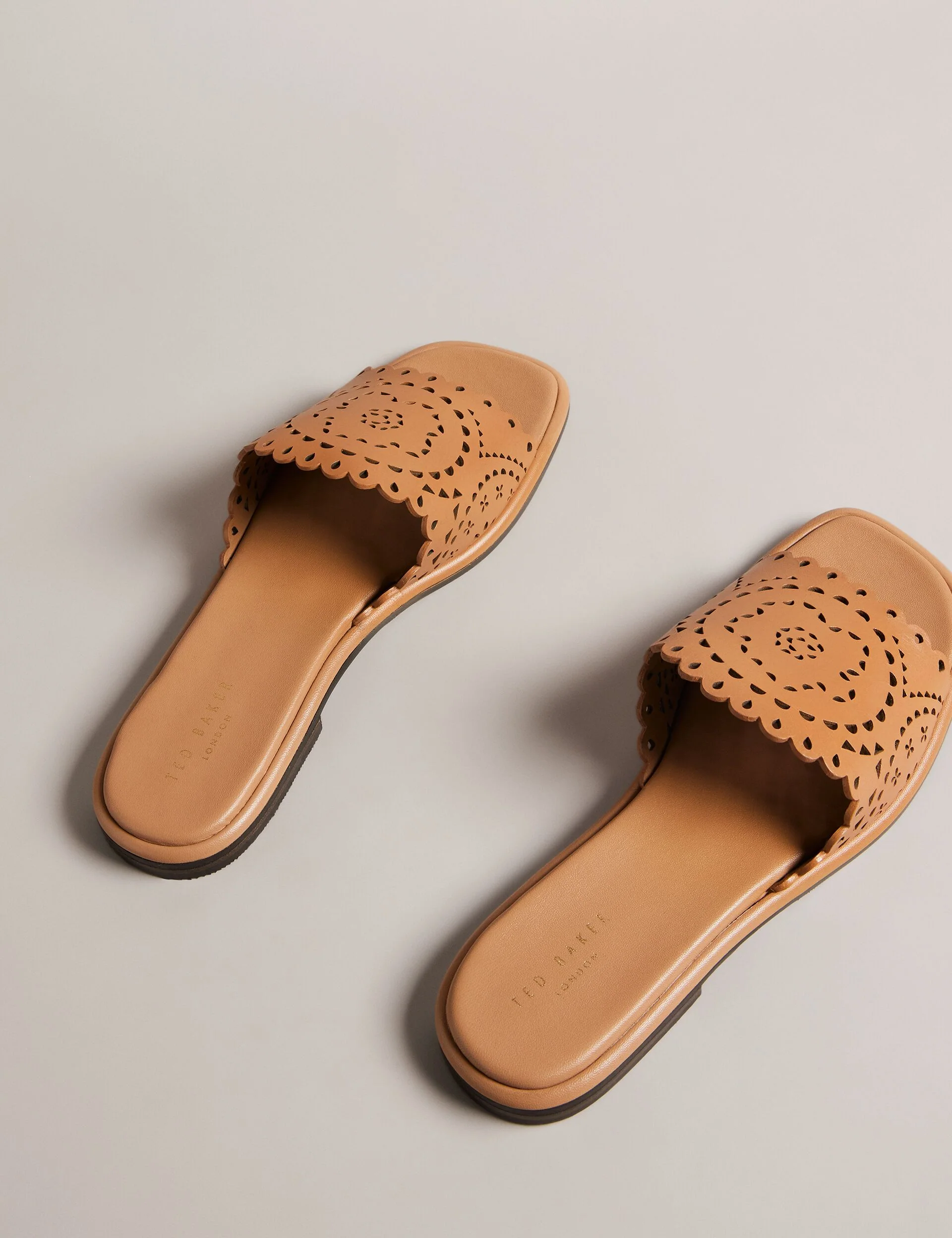 CLOVEI | LIGHT BROWN - Image 3