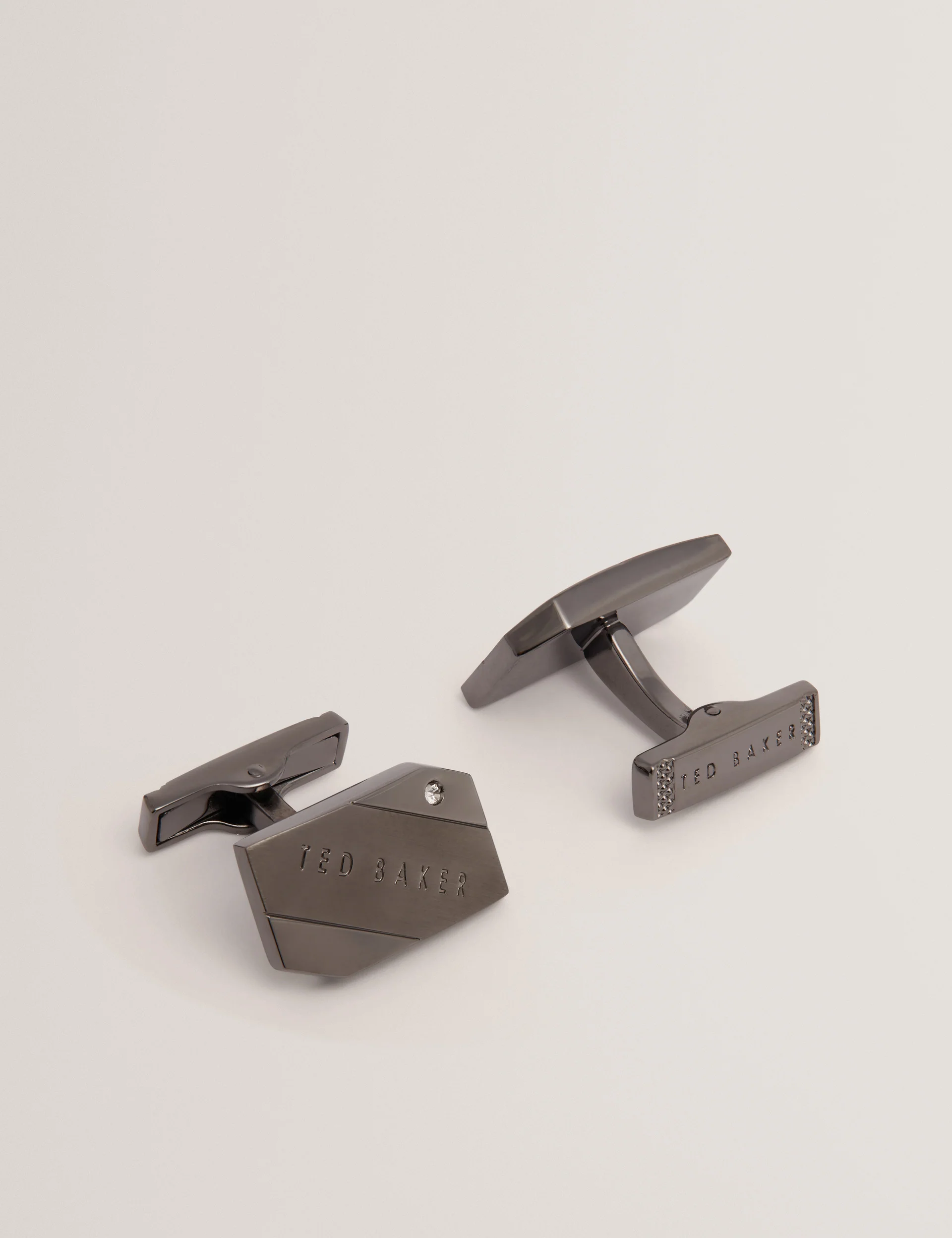 CRIIS | GUNMETAL - Image 2