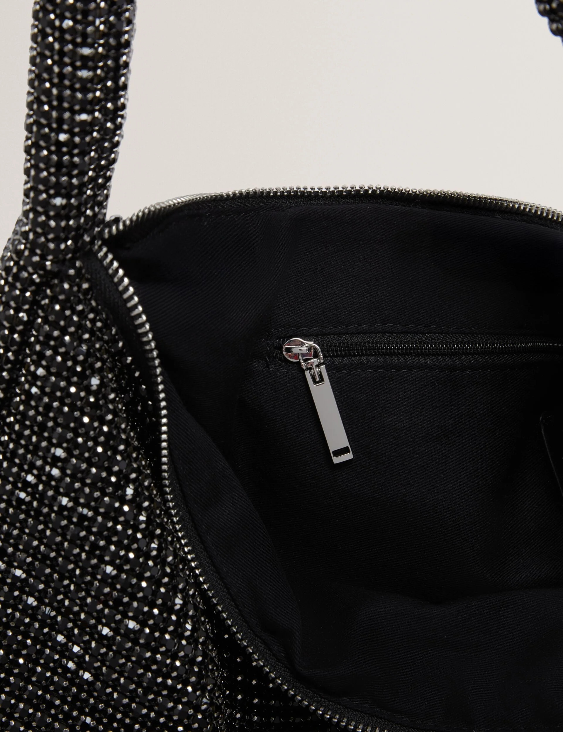 CRYSTTA | BLACK - Image 5