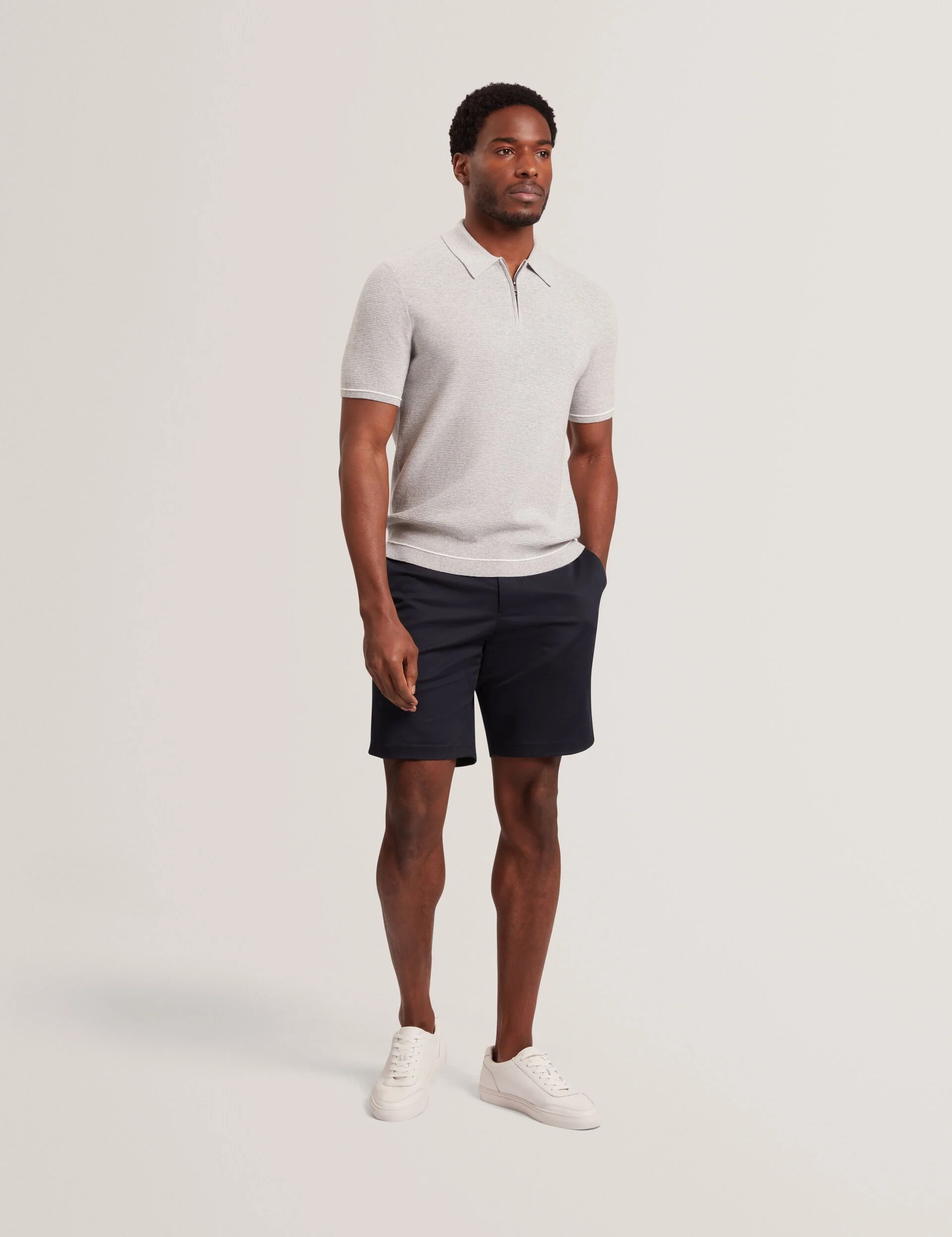 DECKERS | GREY - Image 2