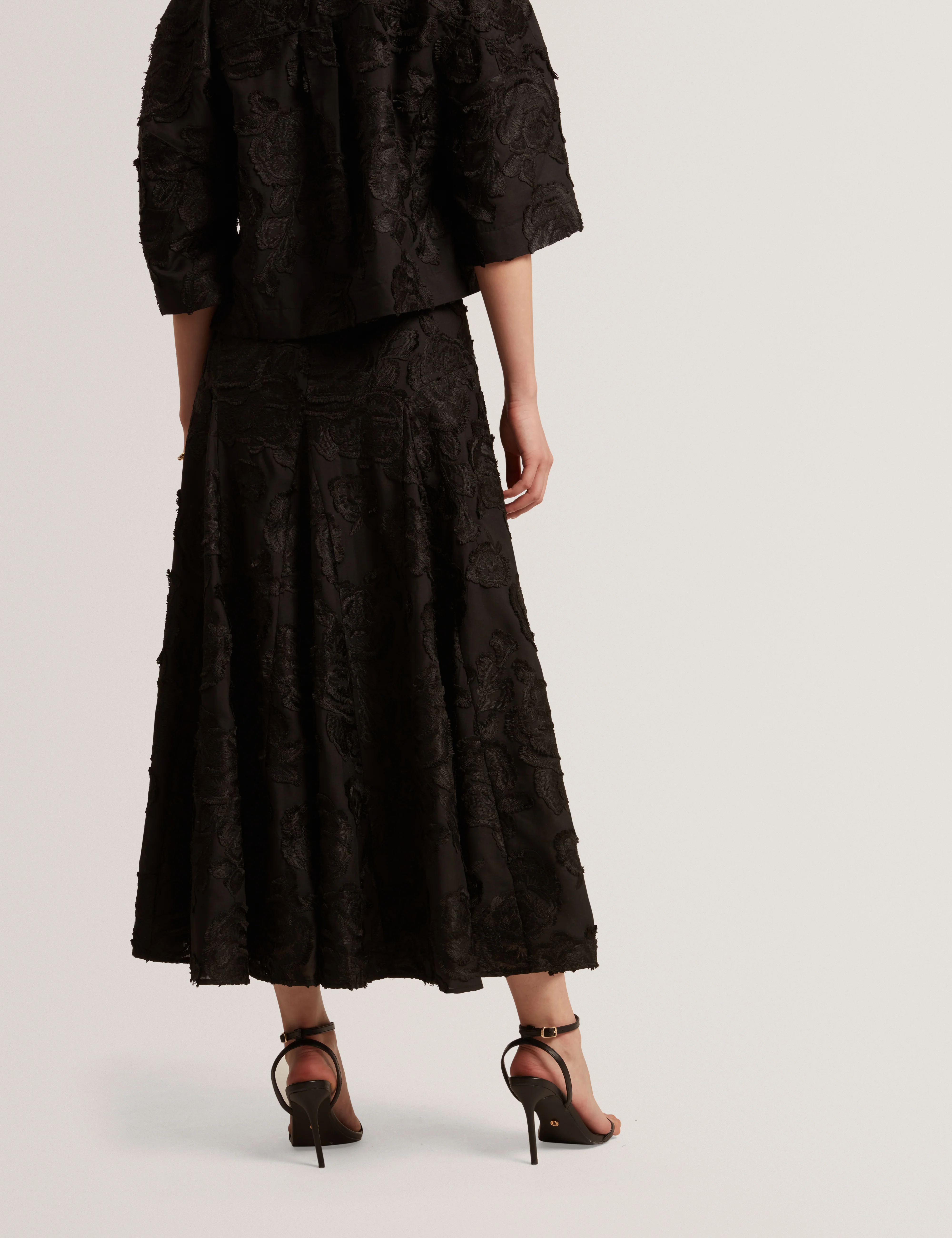 ECCRINA | BLACK - Image 4