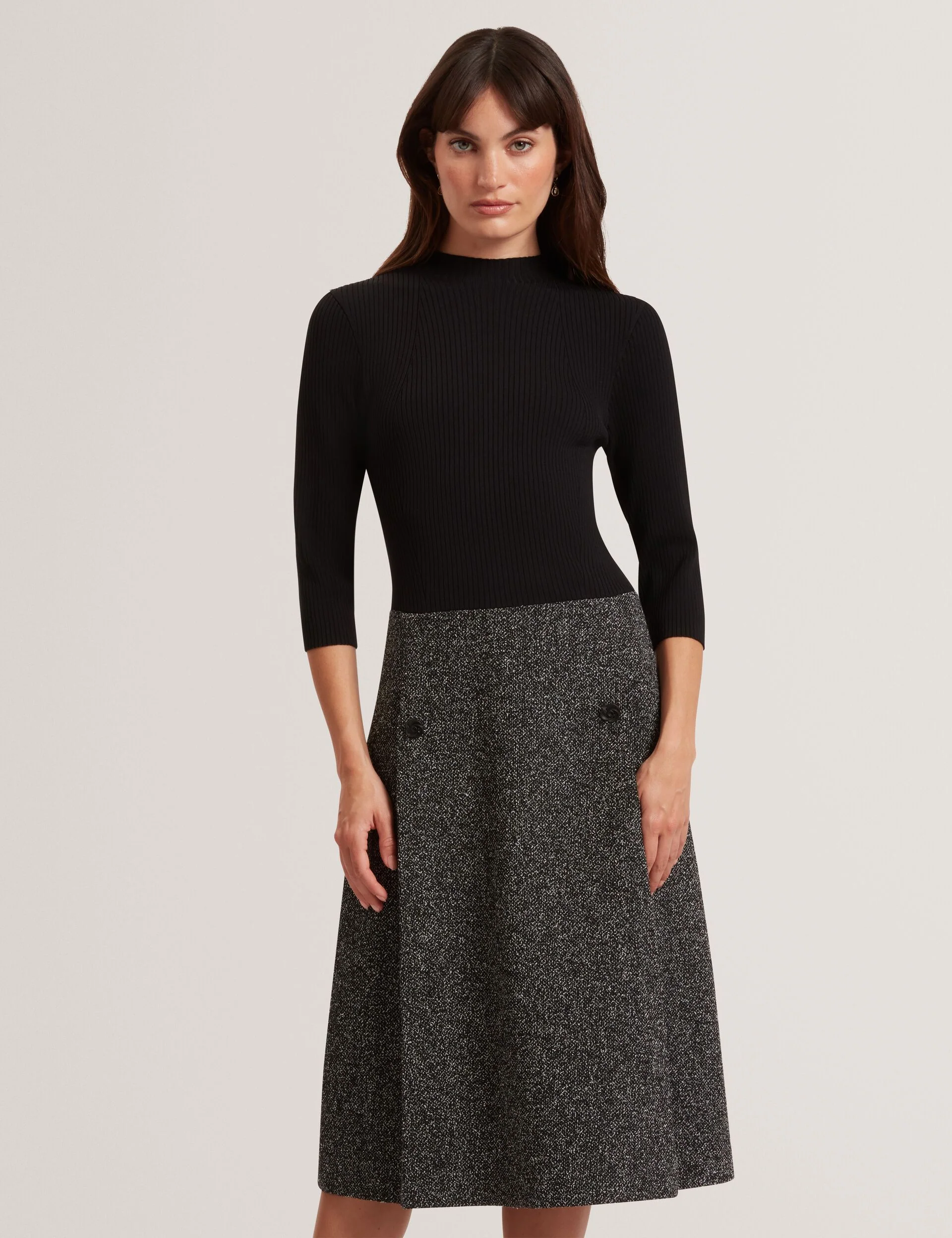 EKAAD | BLACK