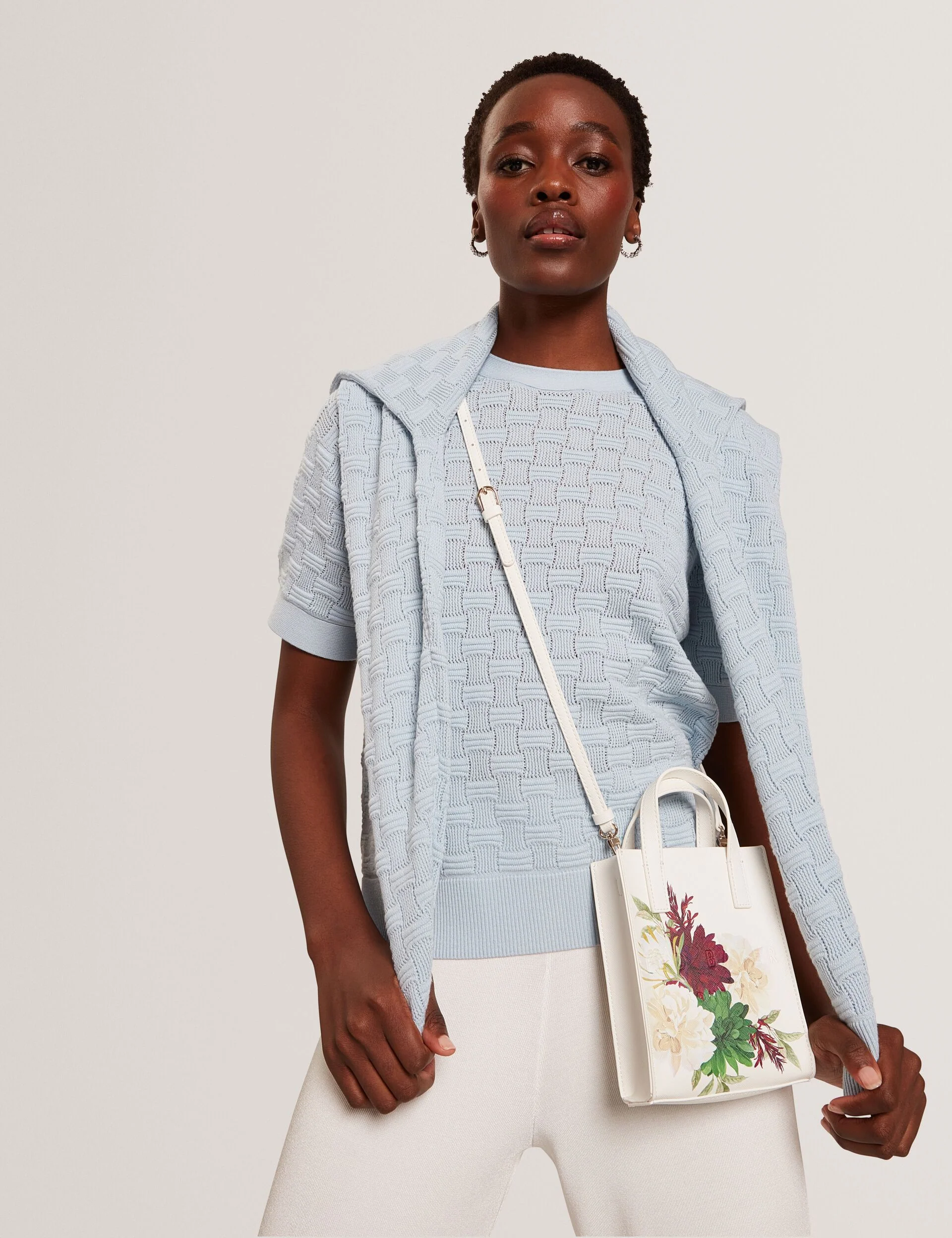 EMETA | PALE BLUE