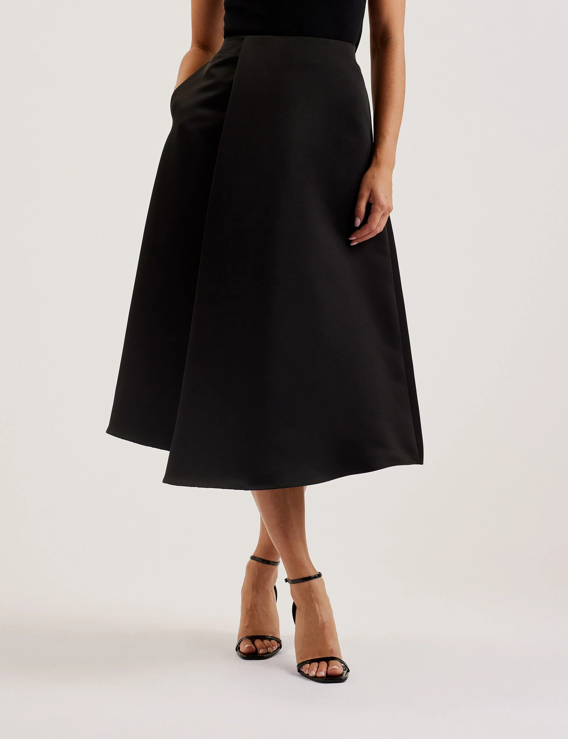 ERVA | BLACK - Image 2