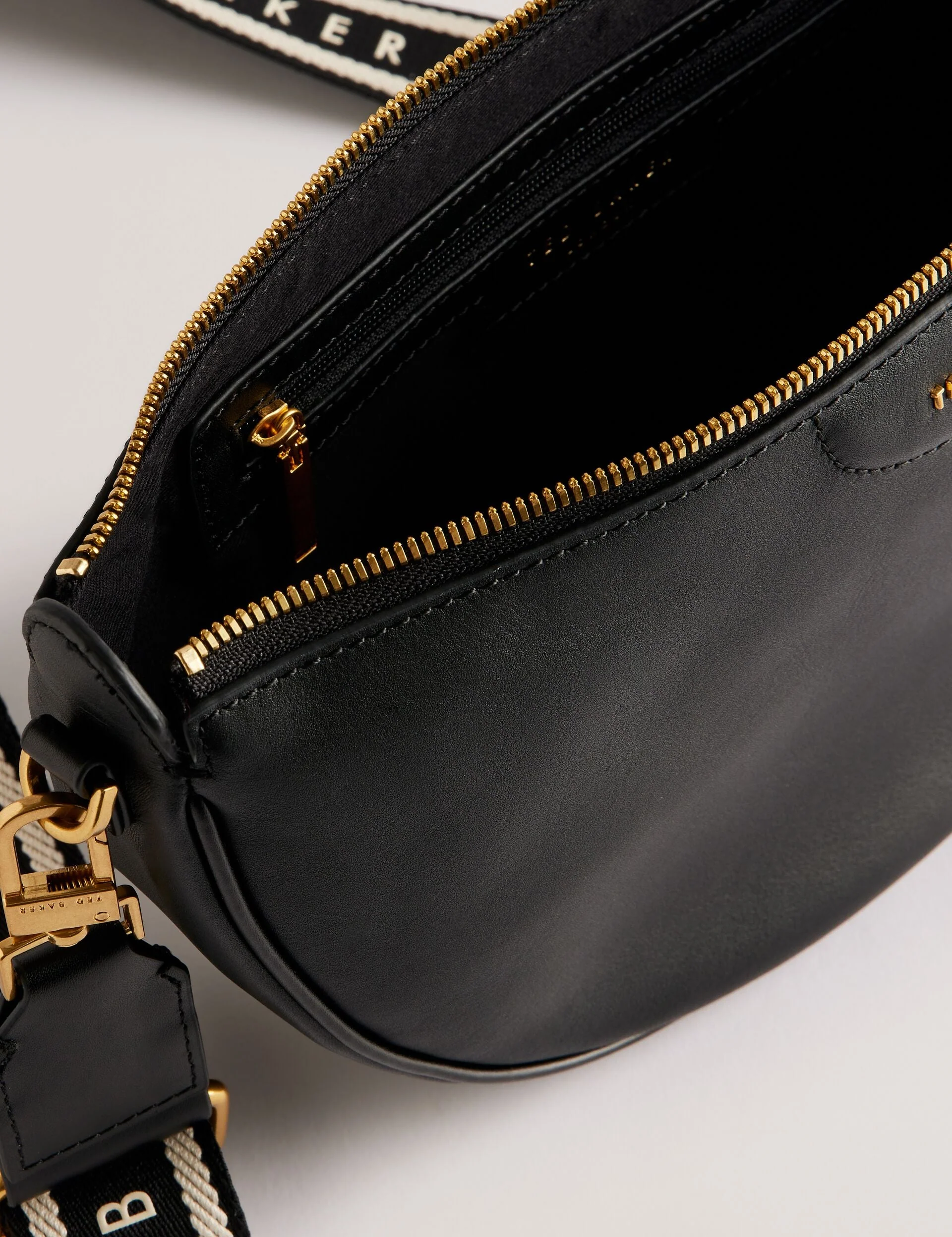 ESSINA | BLACK - Image 3