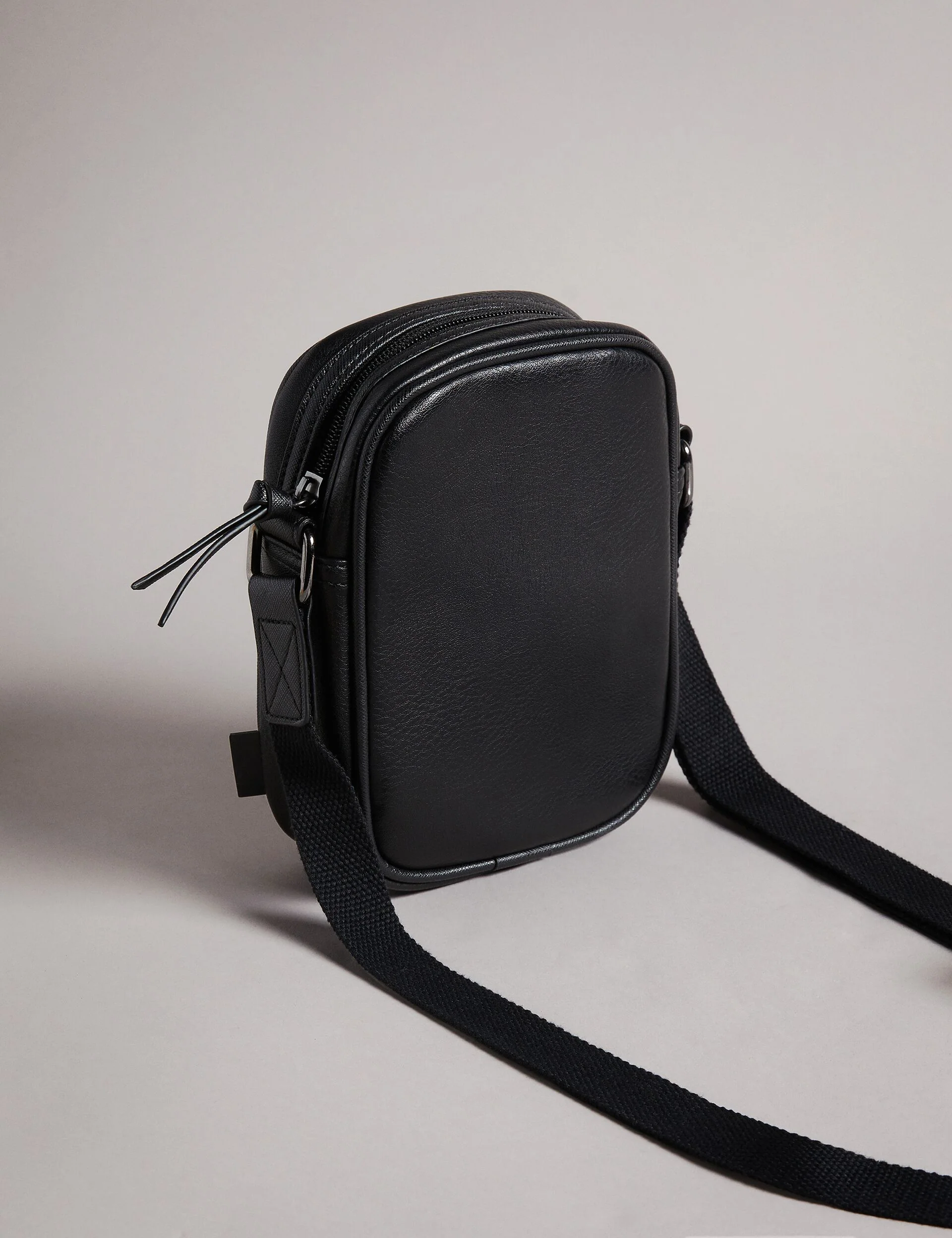 EVVER | BLACK - Image 4