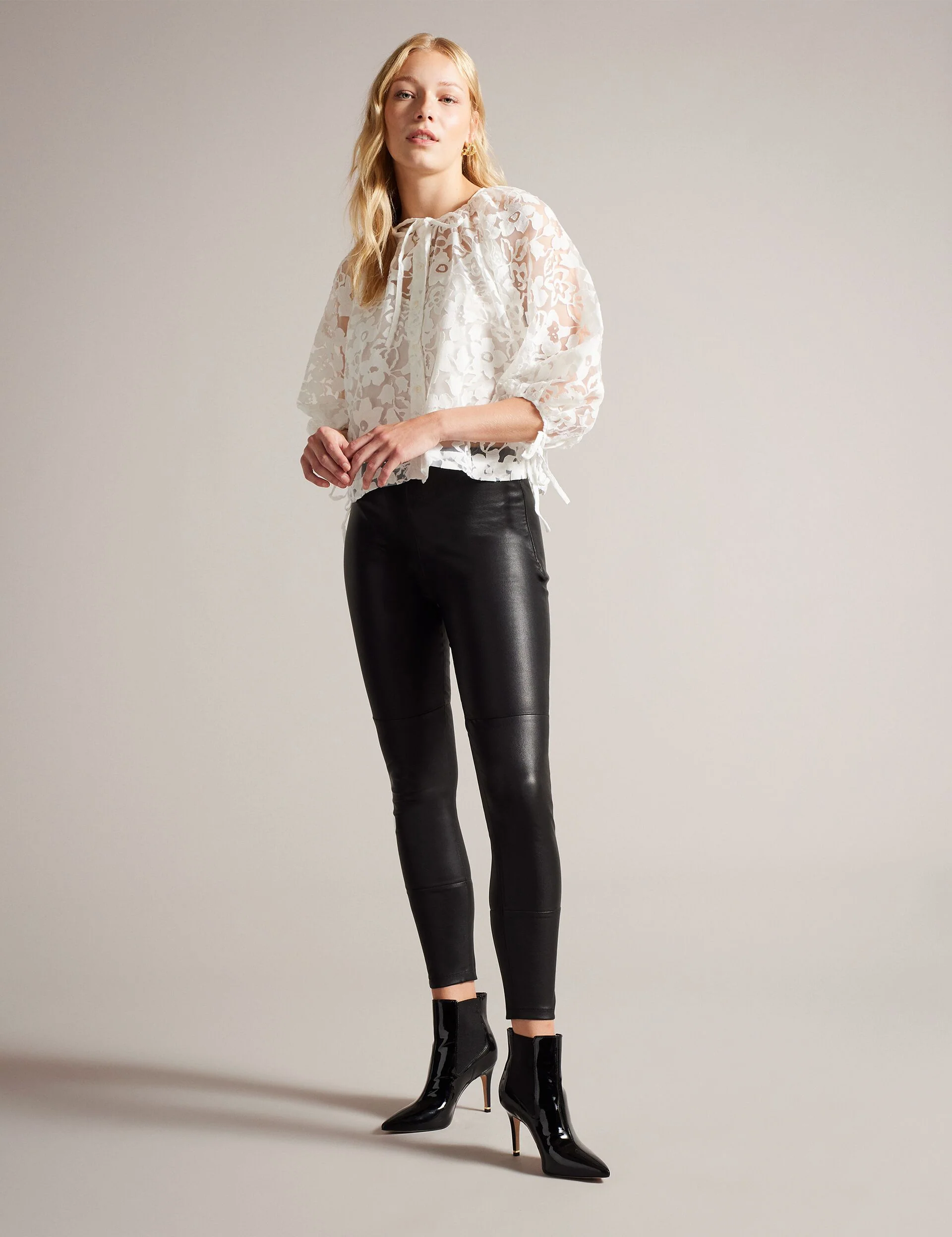 GILLOU | WHITE - Image 2