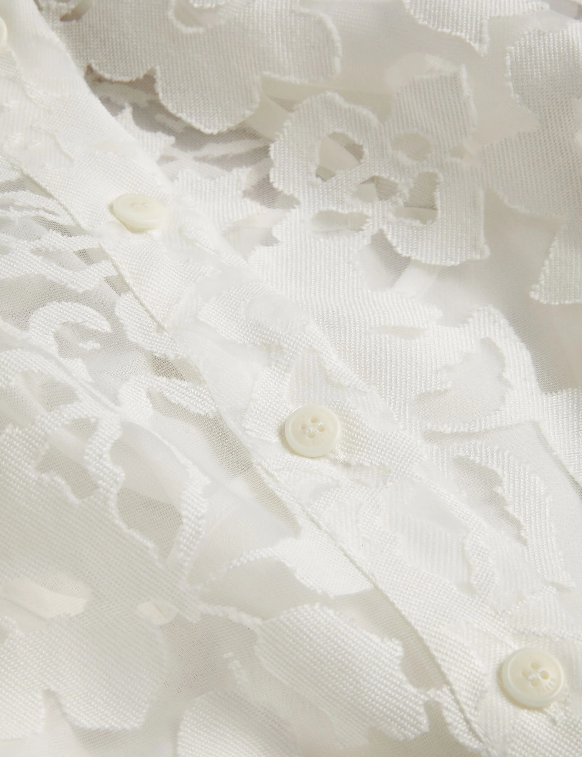 GILLOU | WHITE - Image 3
