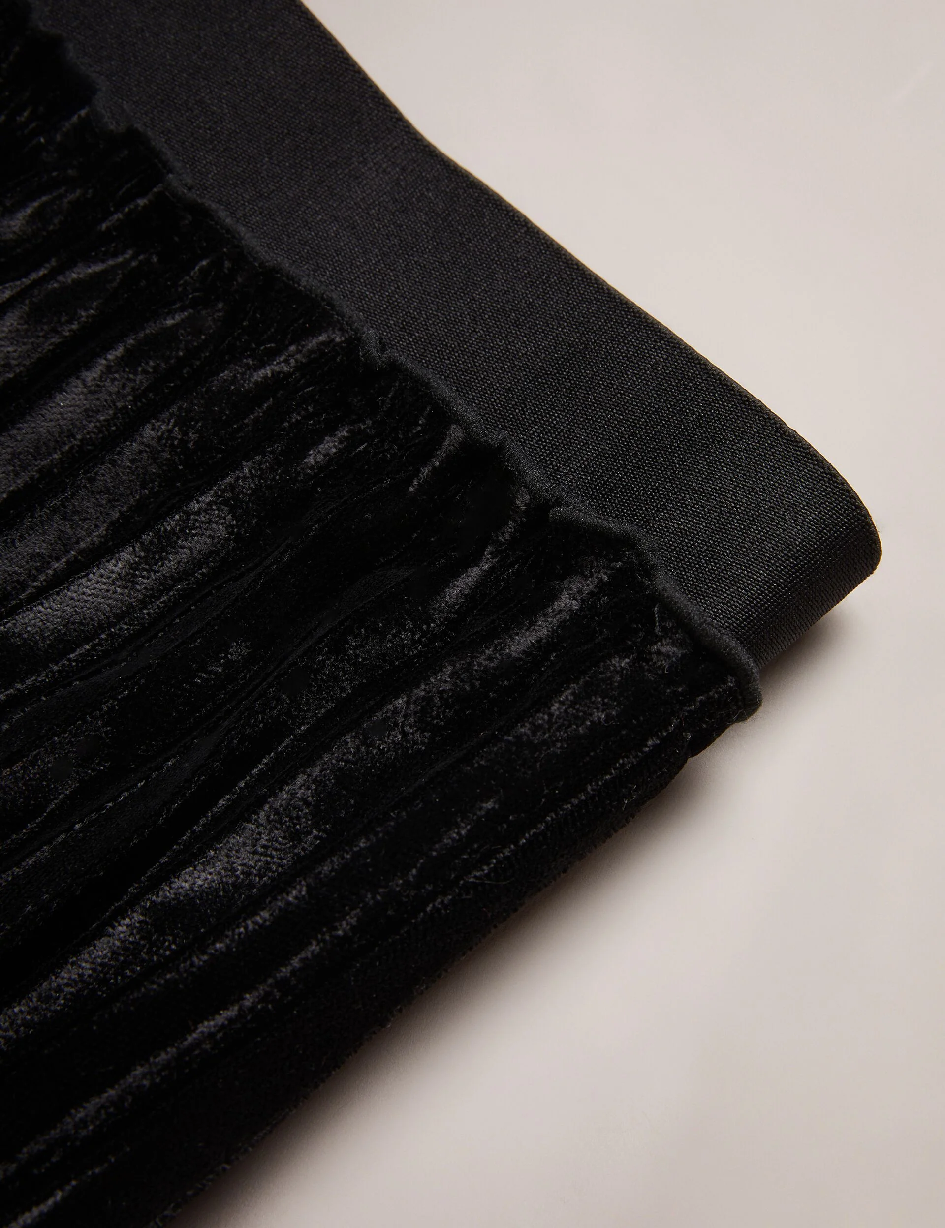 GJILL | BLACK - Image 5