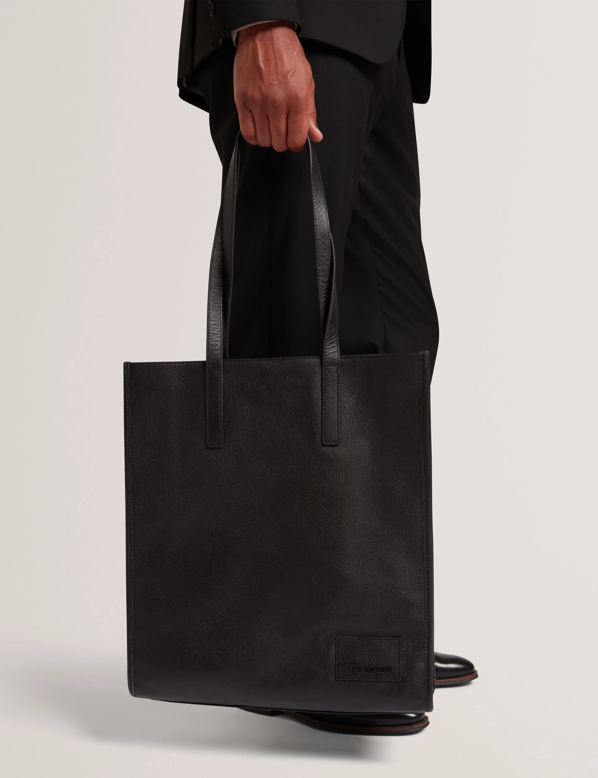 GRIFFIS | BLACK - Image 2