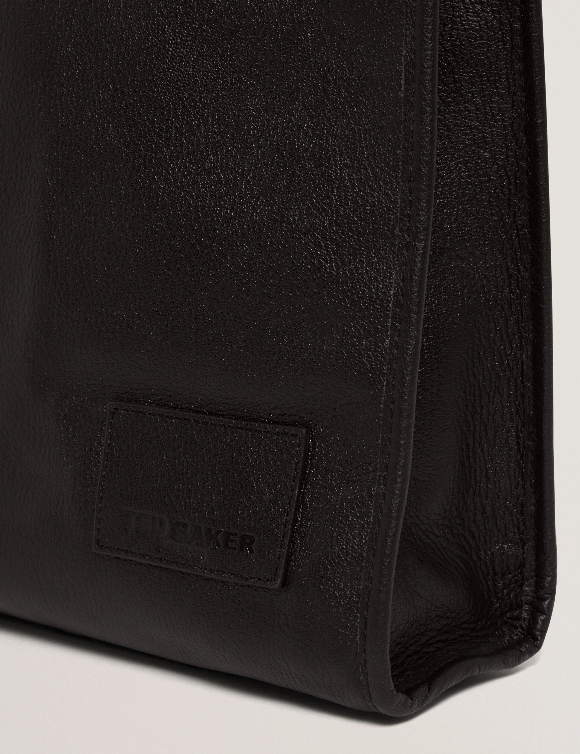 GRIFFIS | BLACK - Image 4