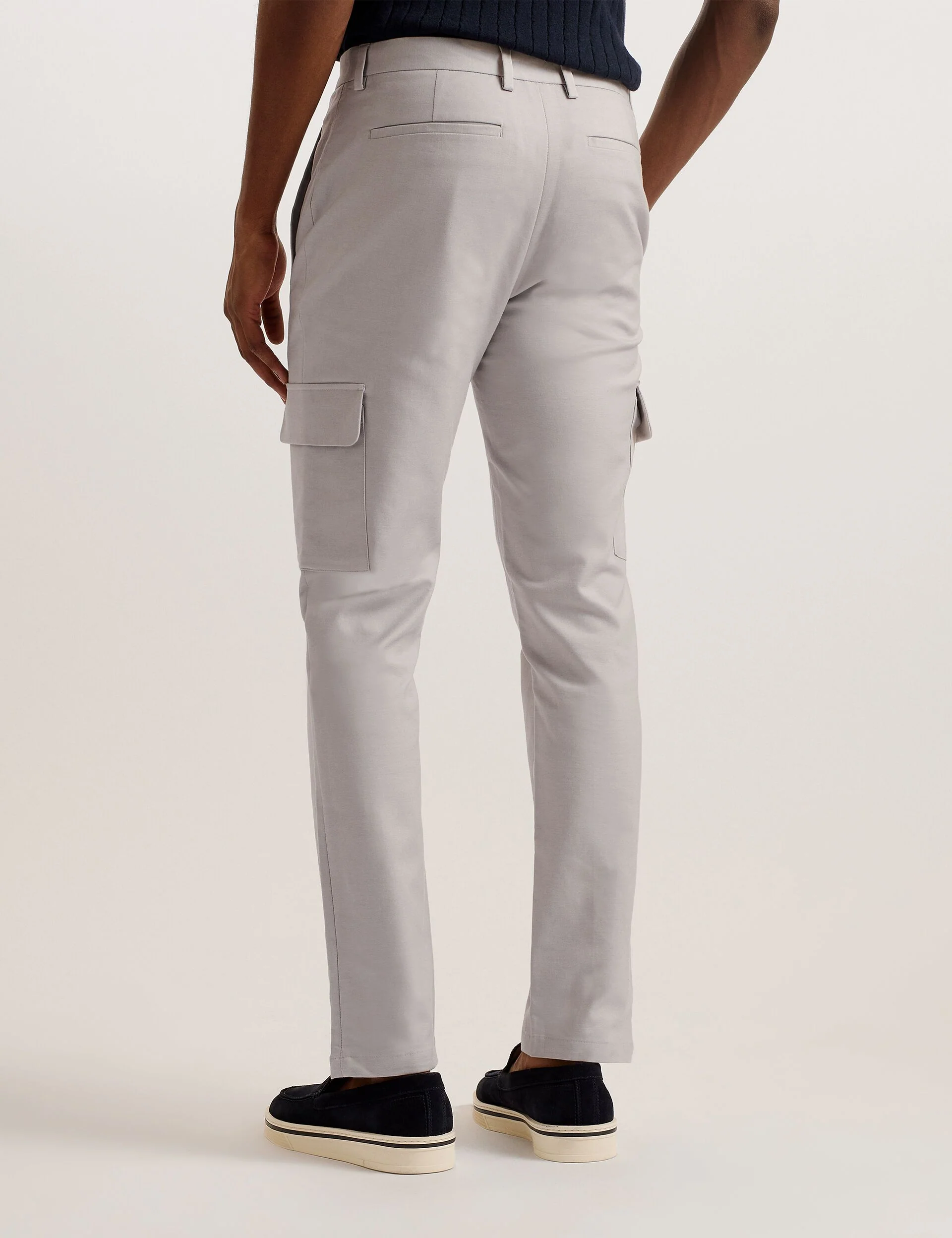 HAKKNEE | LIGHT GREY - Image 4
