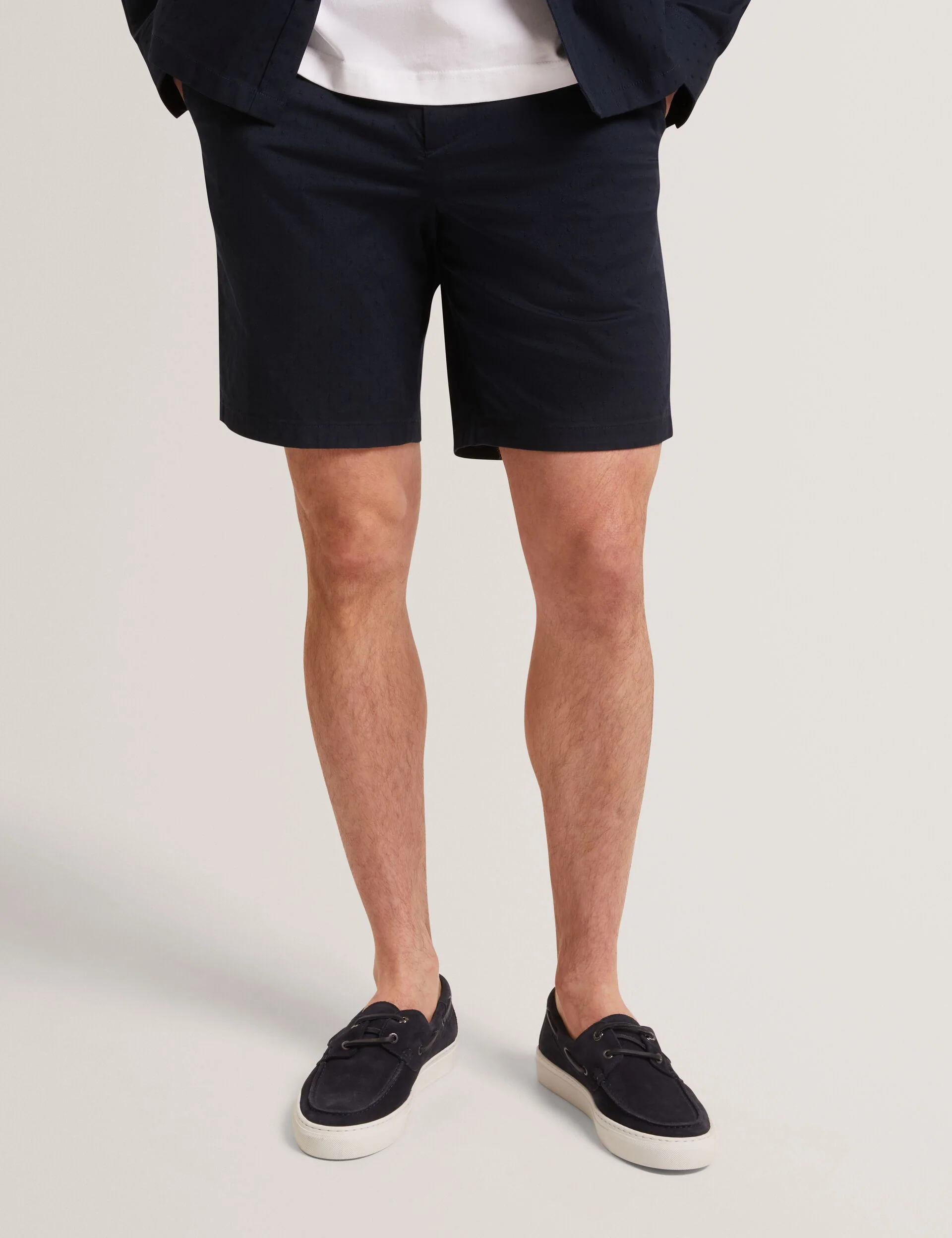 Illario | NAVY