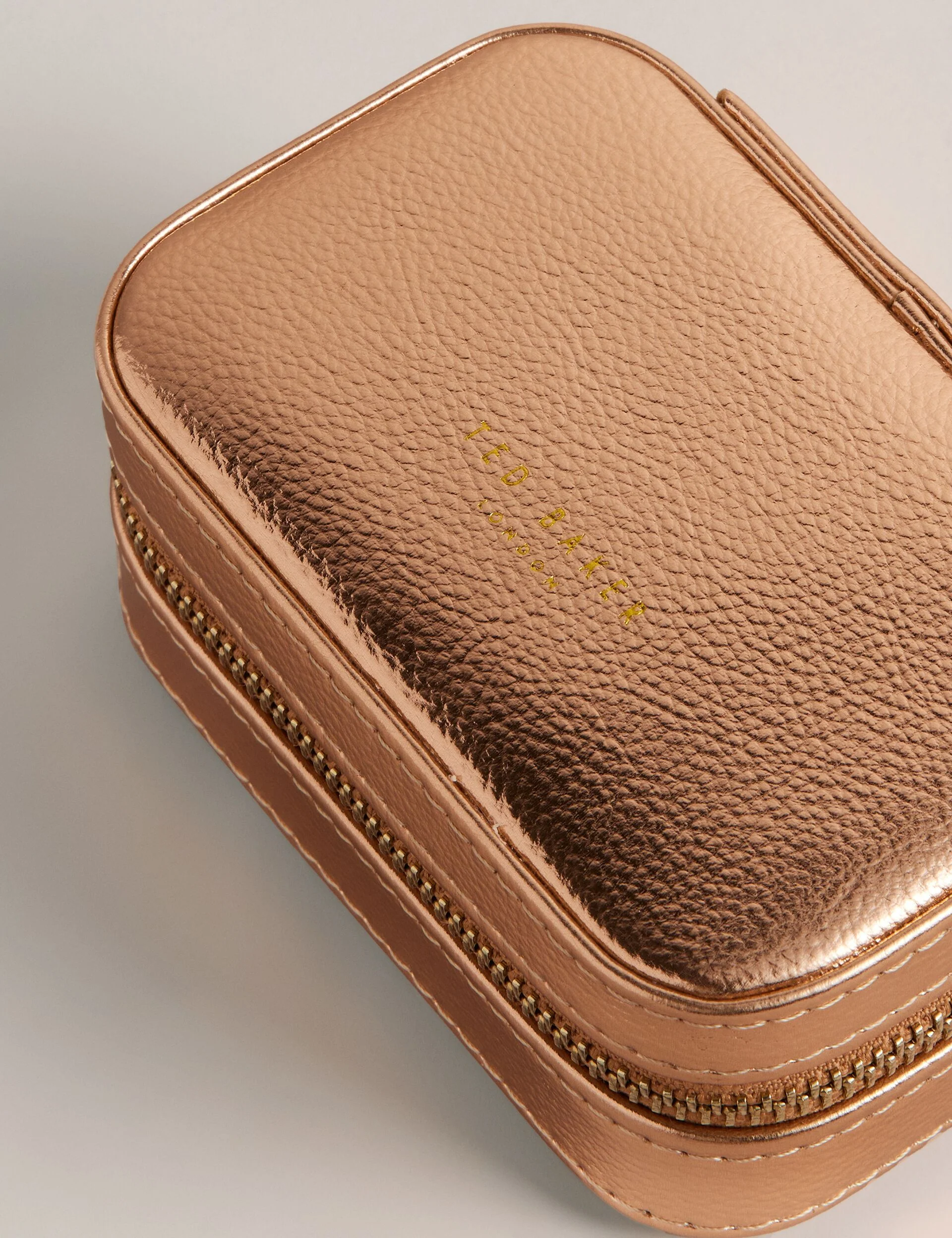IVEESA | ROSE GOLD - Image 4