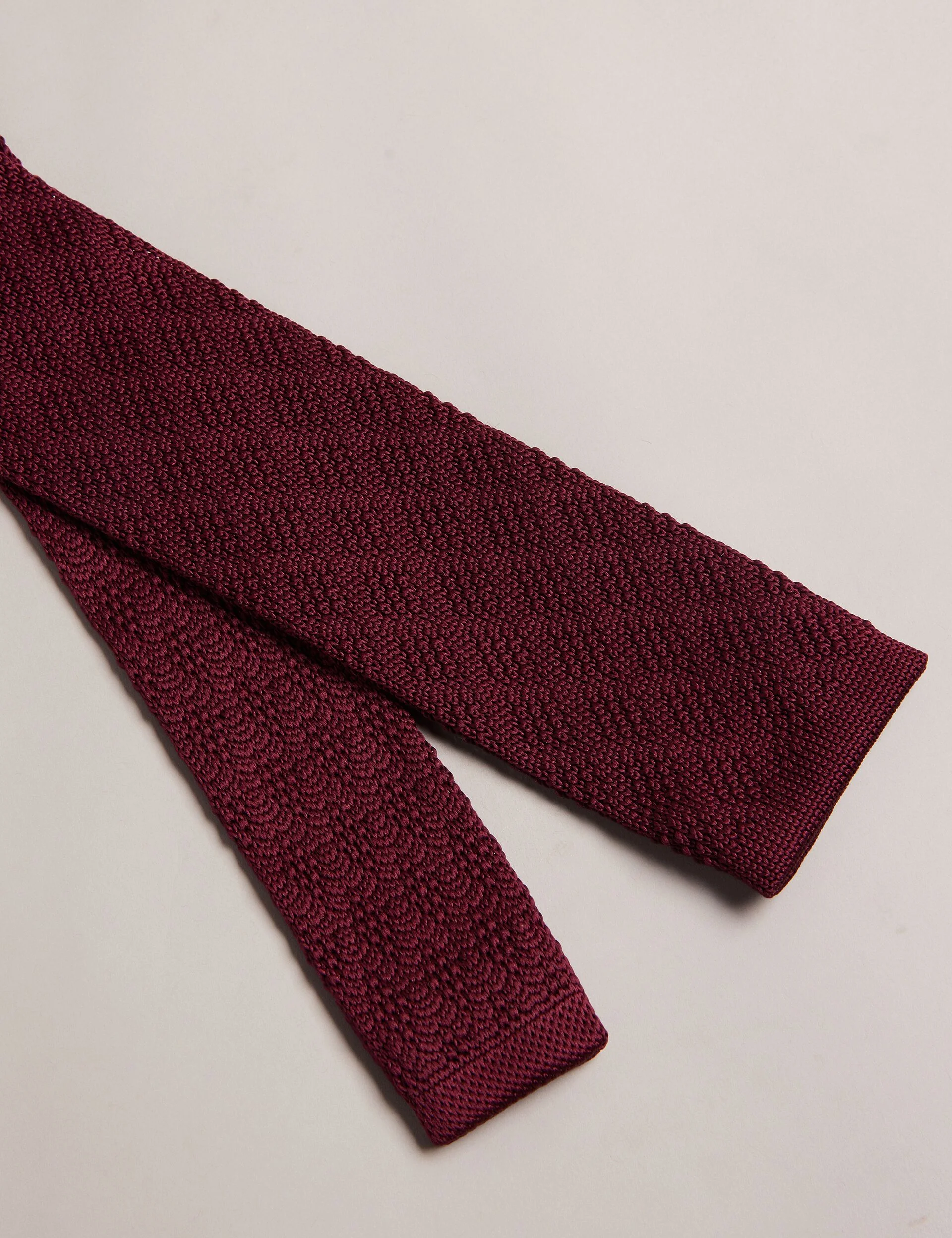 KELMIS | DARK RED - Image 3