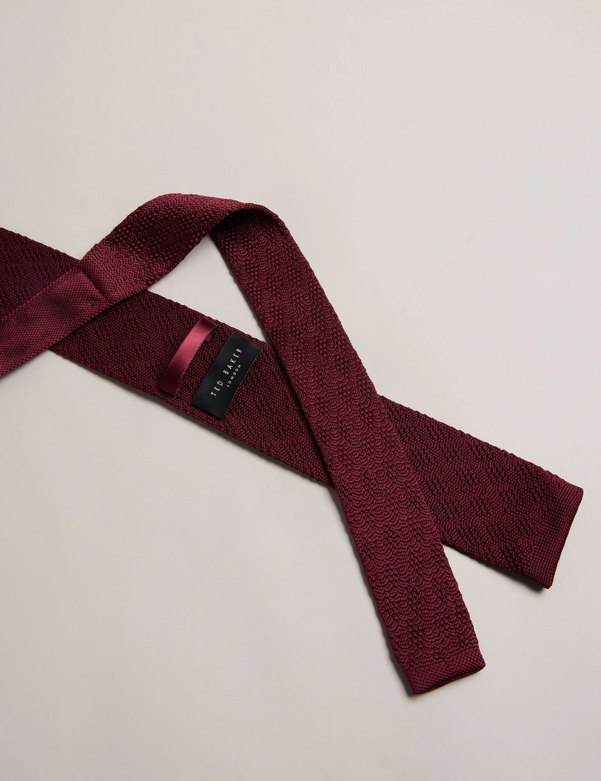 KELMIS | DARK RED - Image 4