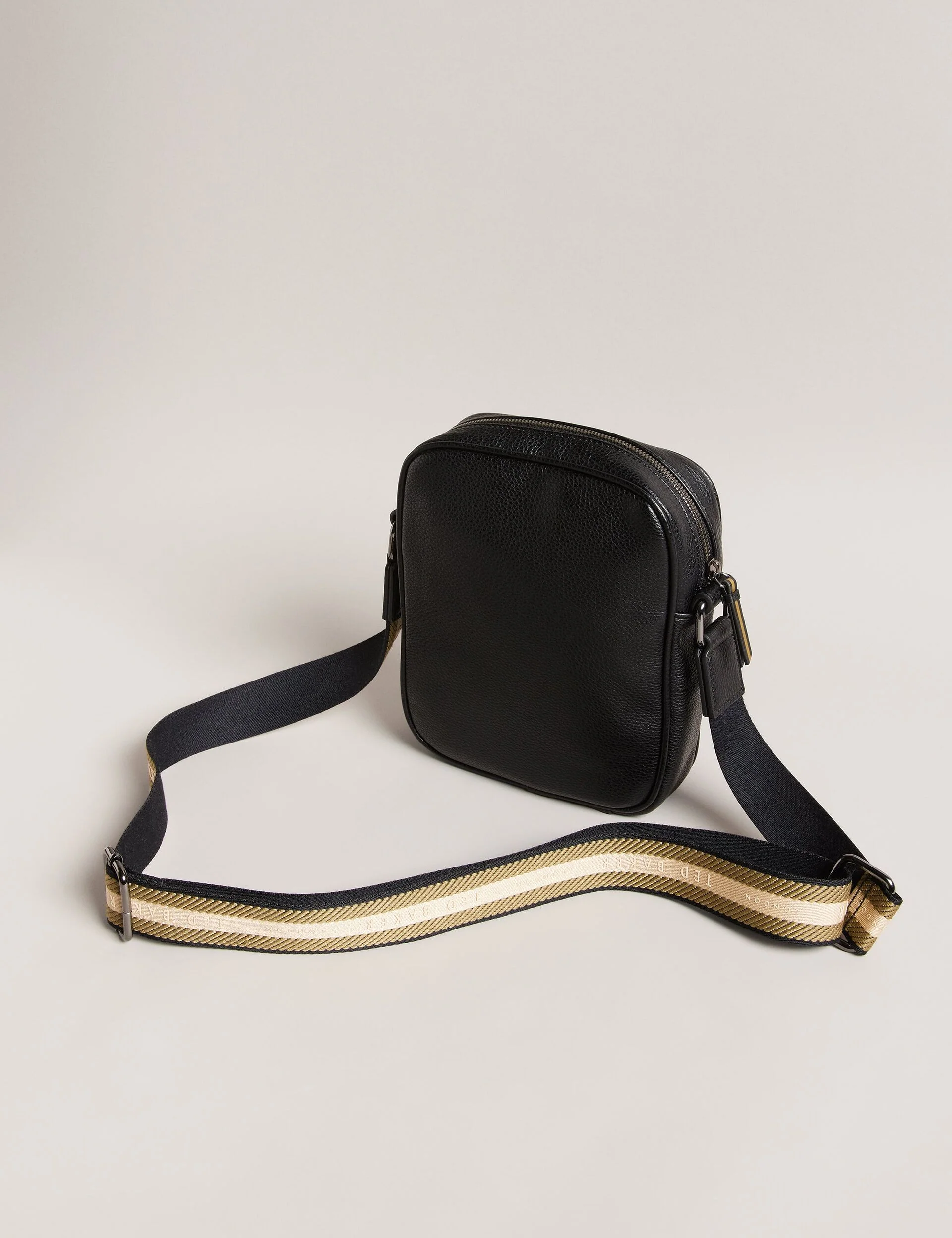 KIIAN | BLACK - Image 3