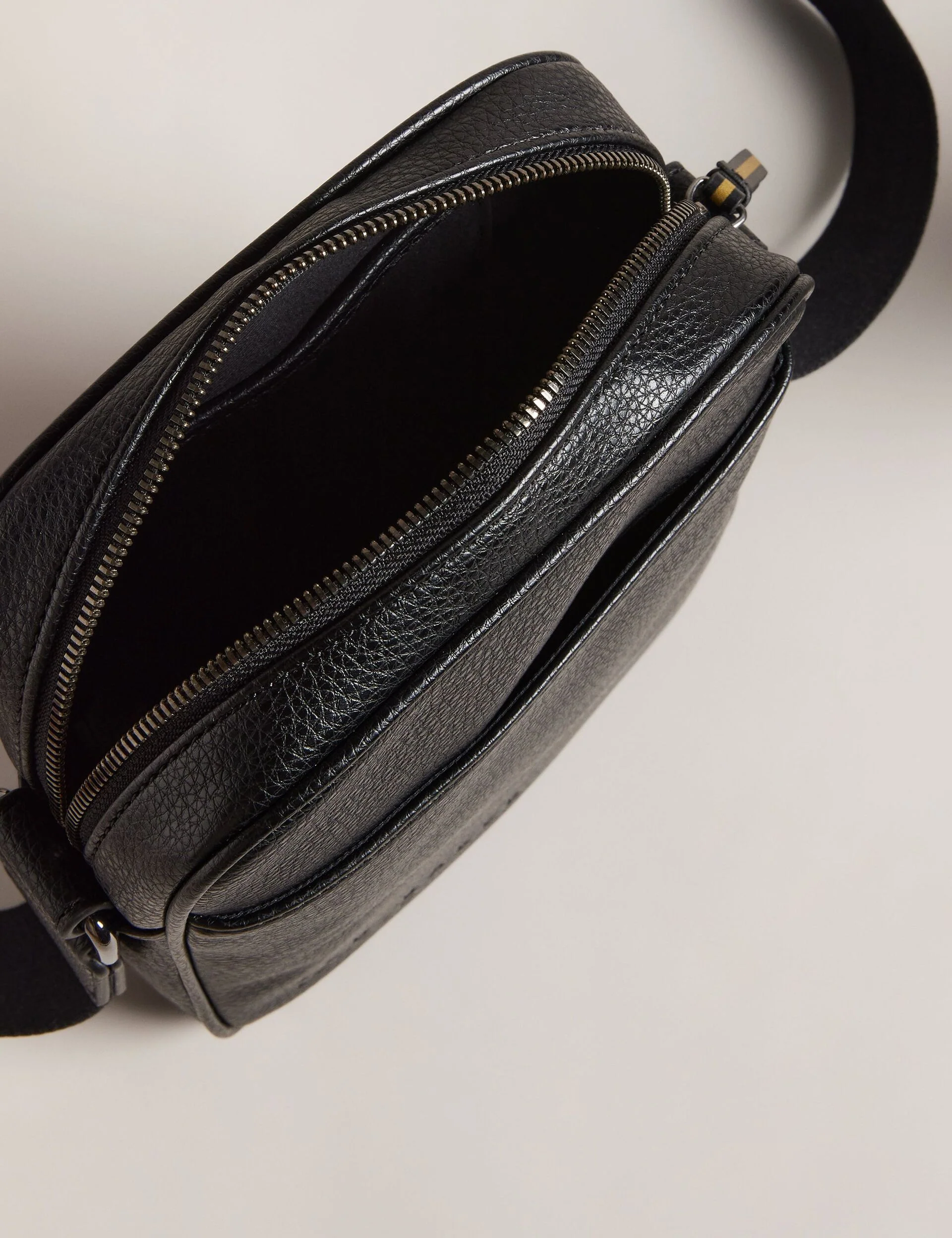 KIIAN | BLACK - Image 5