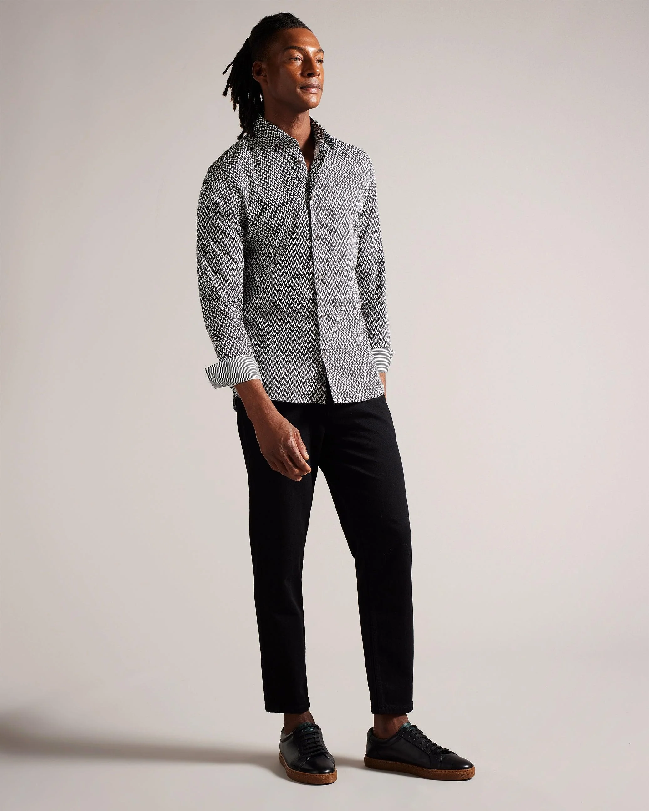 LACEBY | BLACK - Image 2