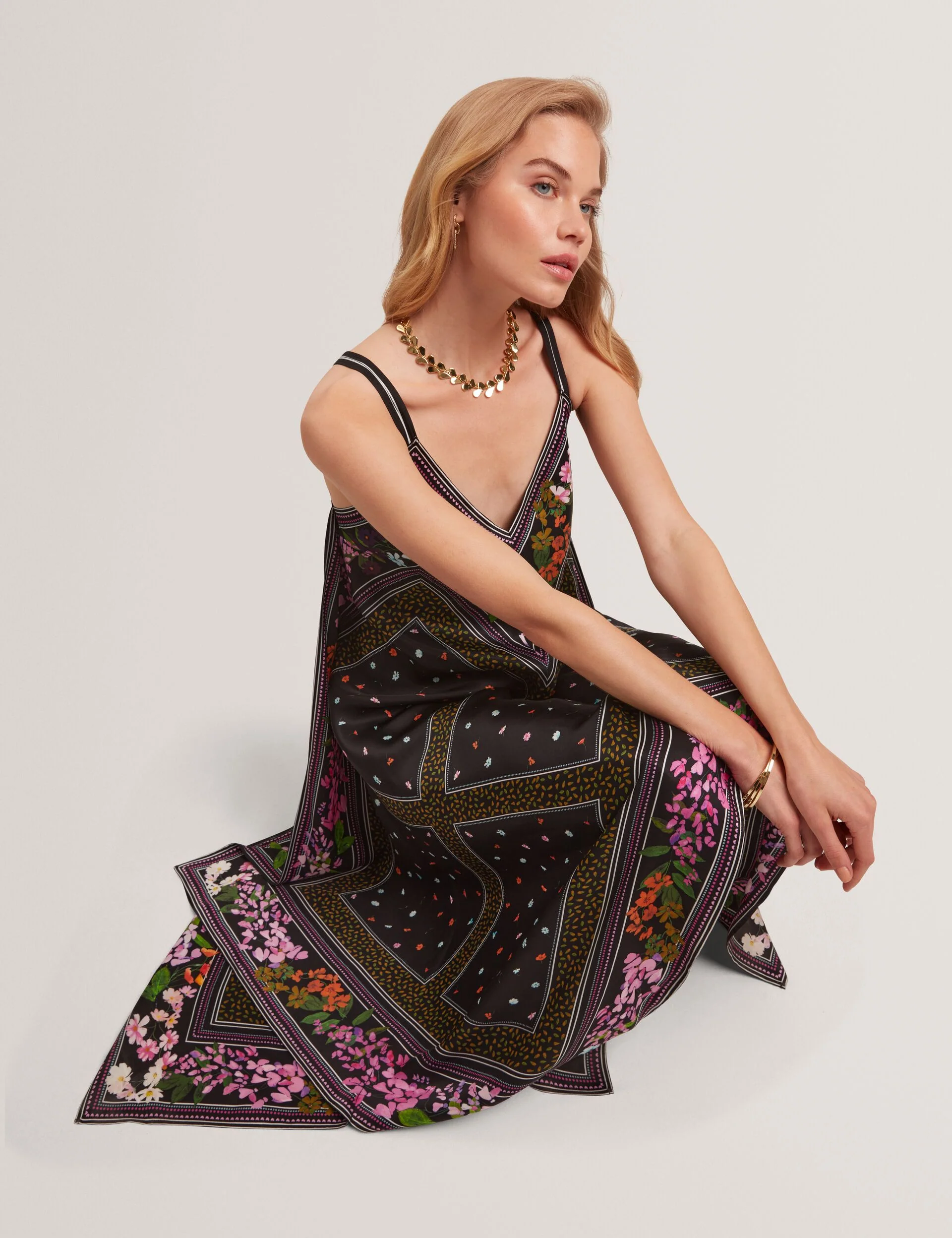 LARIIA | BLACK - Image 6
