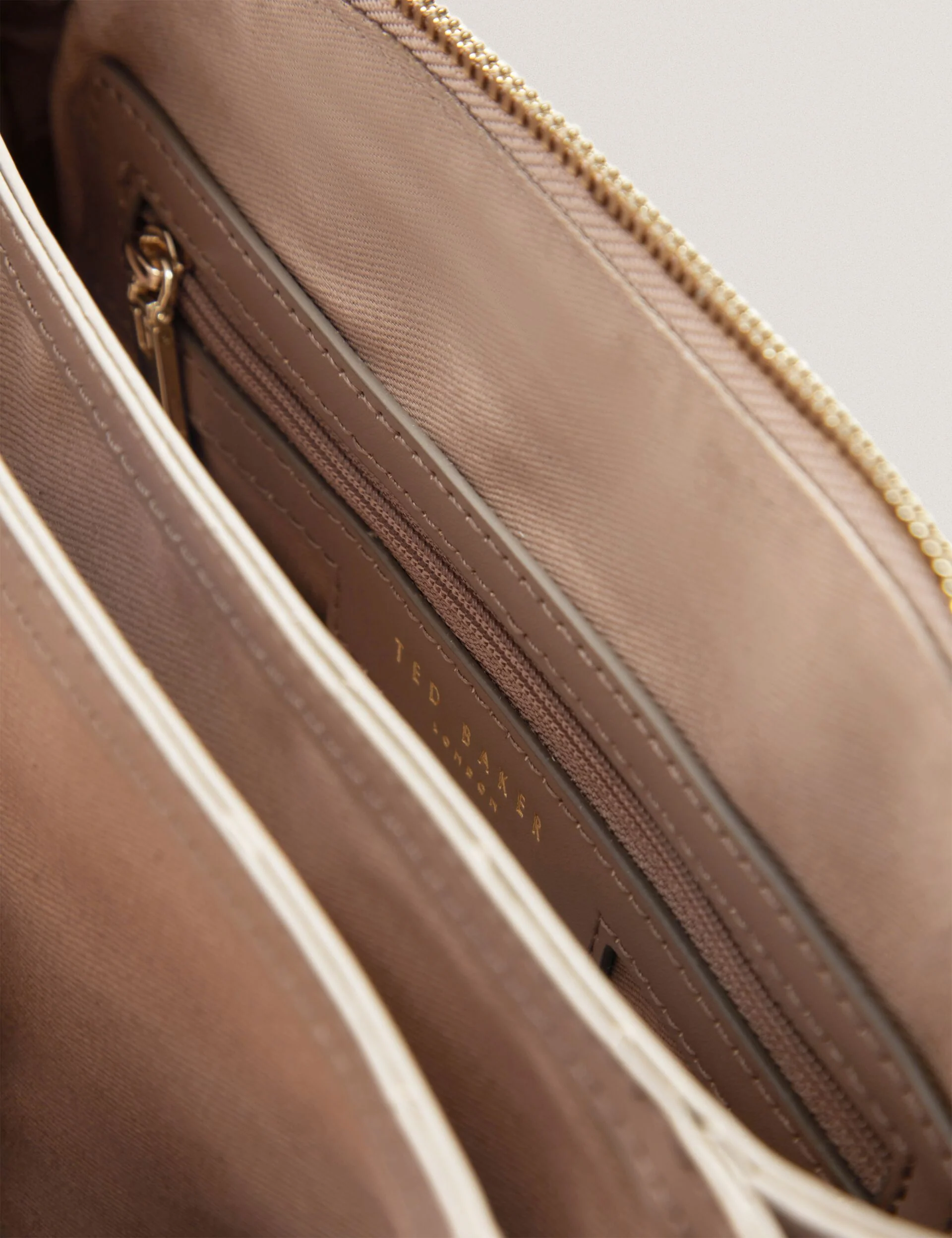 LARINDA | TAUPE - Image 5