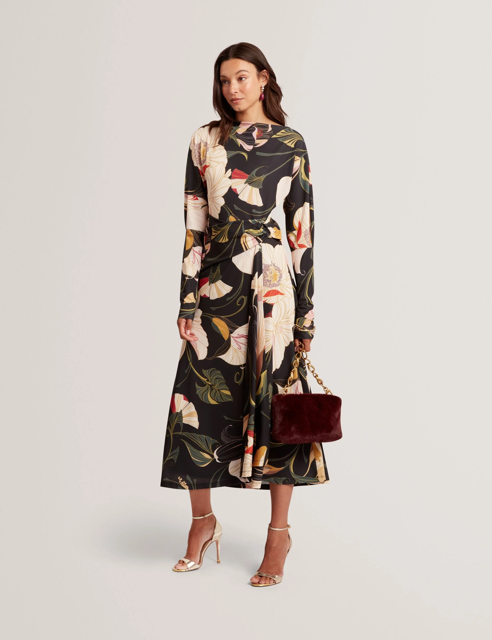 LAWRIA | BLACK