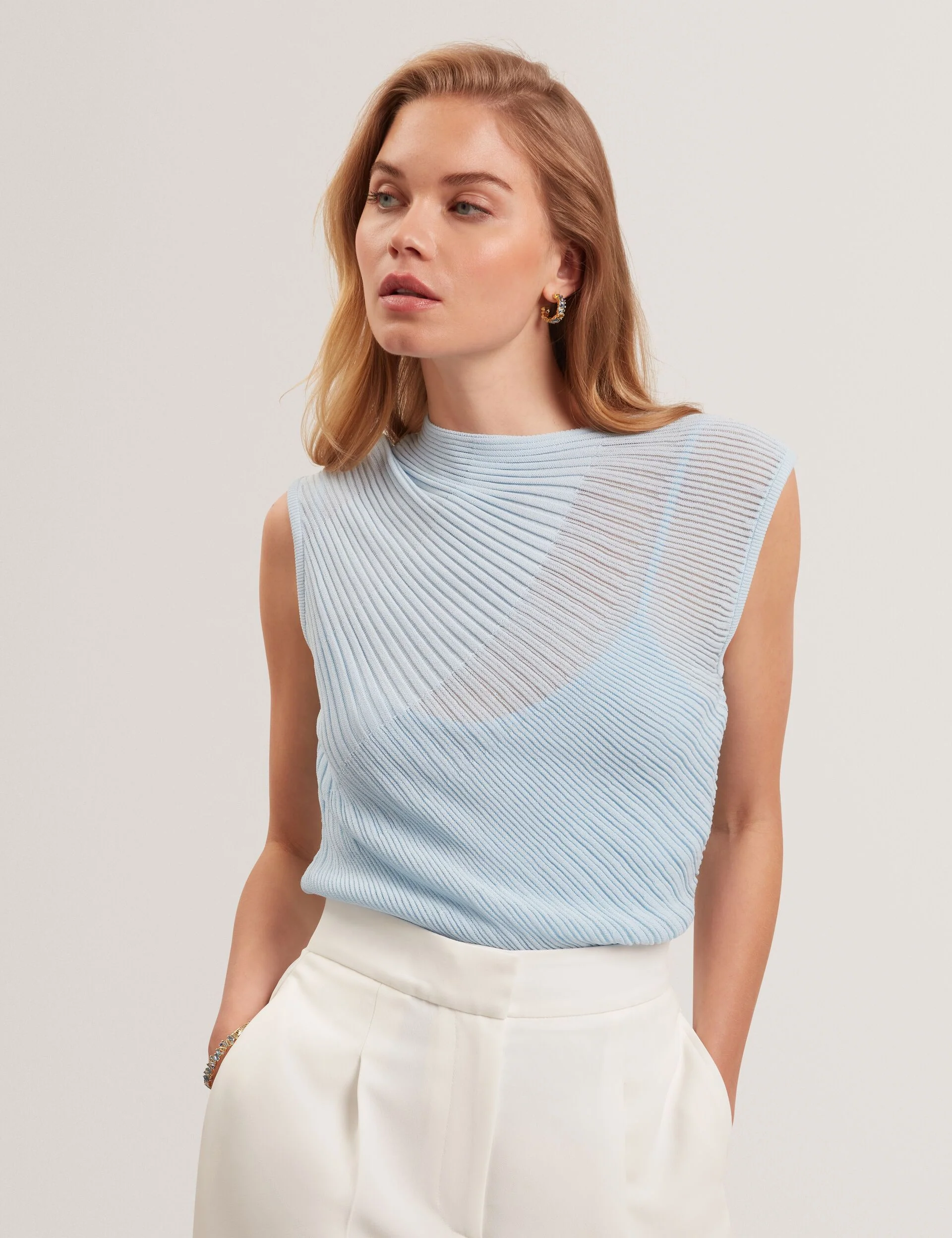 LAYYNII | PALE BLUE