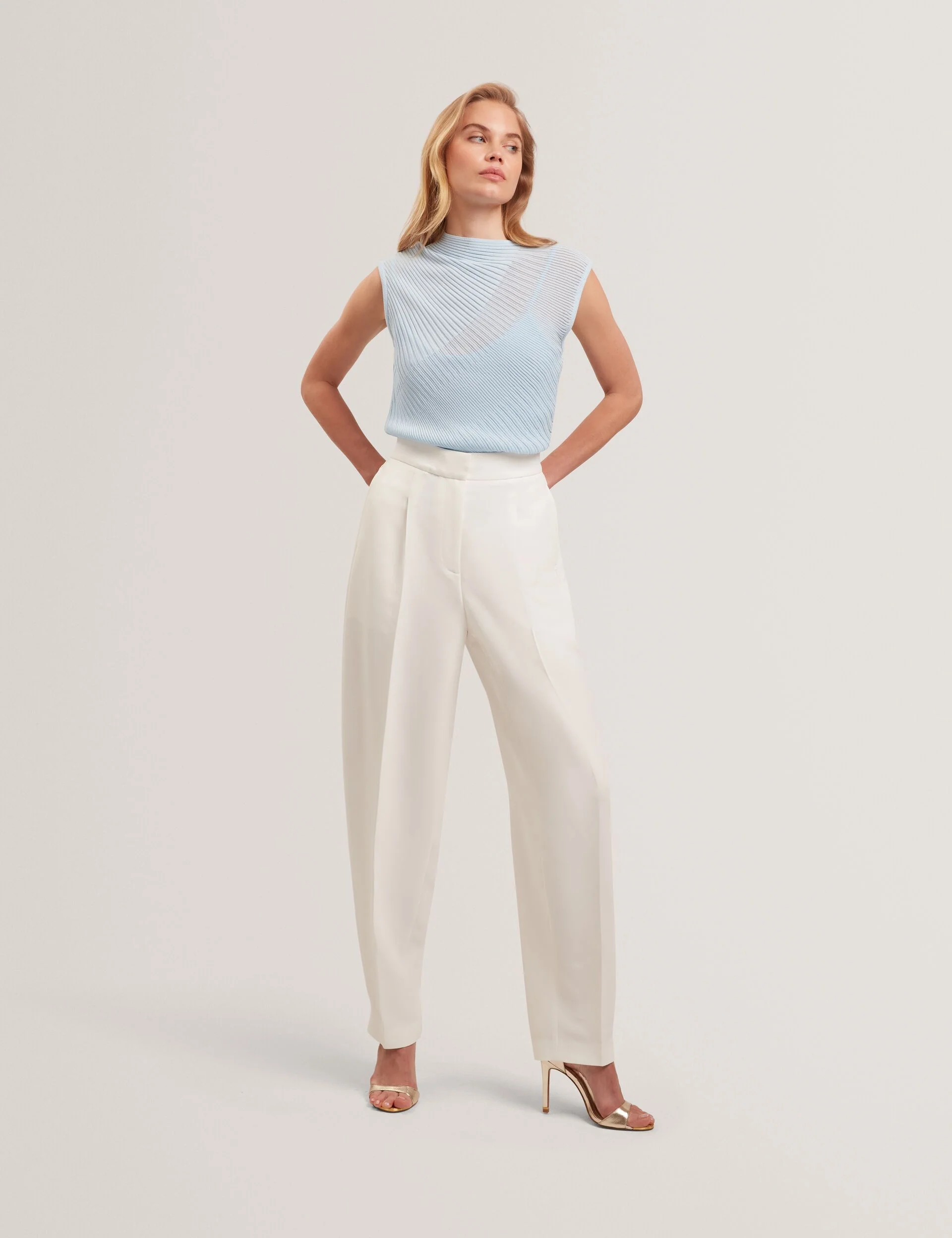 LAYYNII | PALE BLUE - Image 2