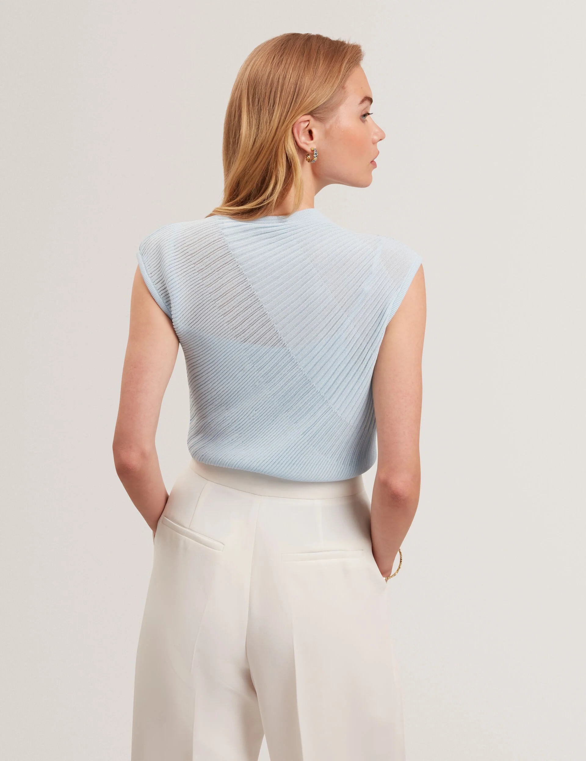 LAYYNII | PALE BLUE - Image 5