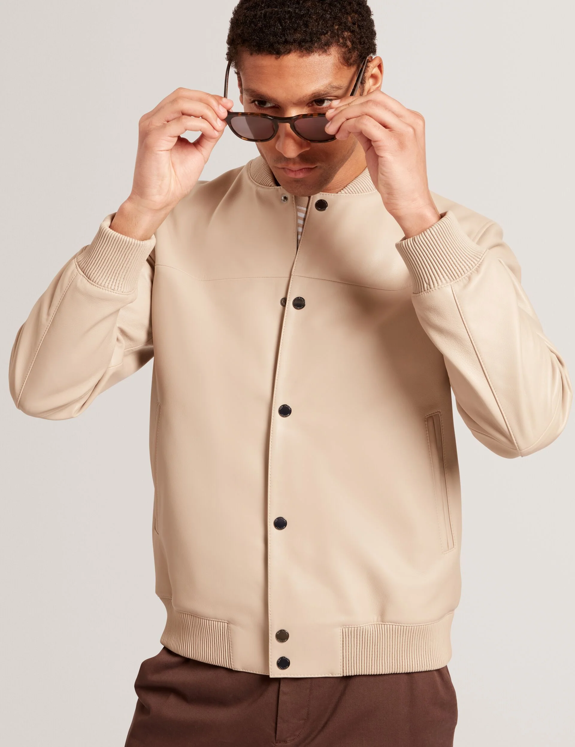 LEEAMS | TAUPE - Image 7