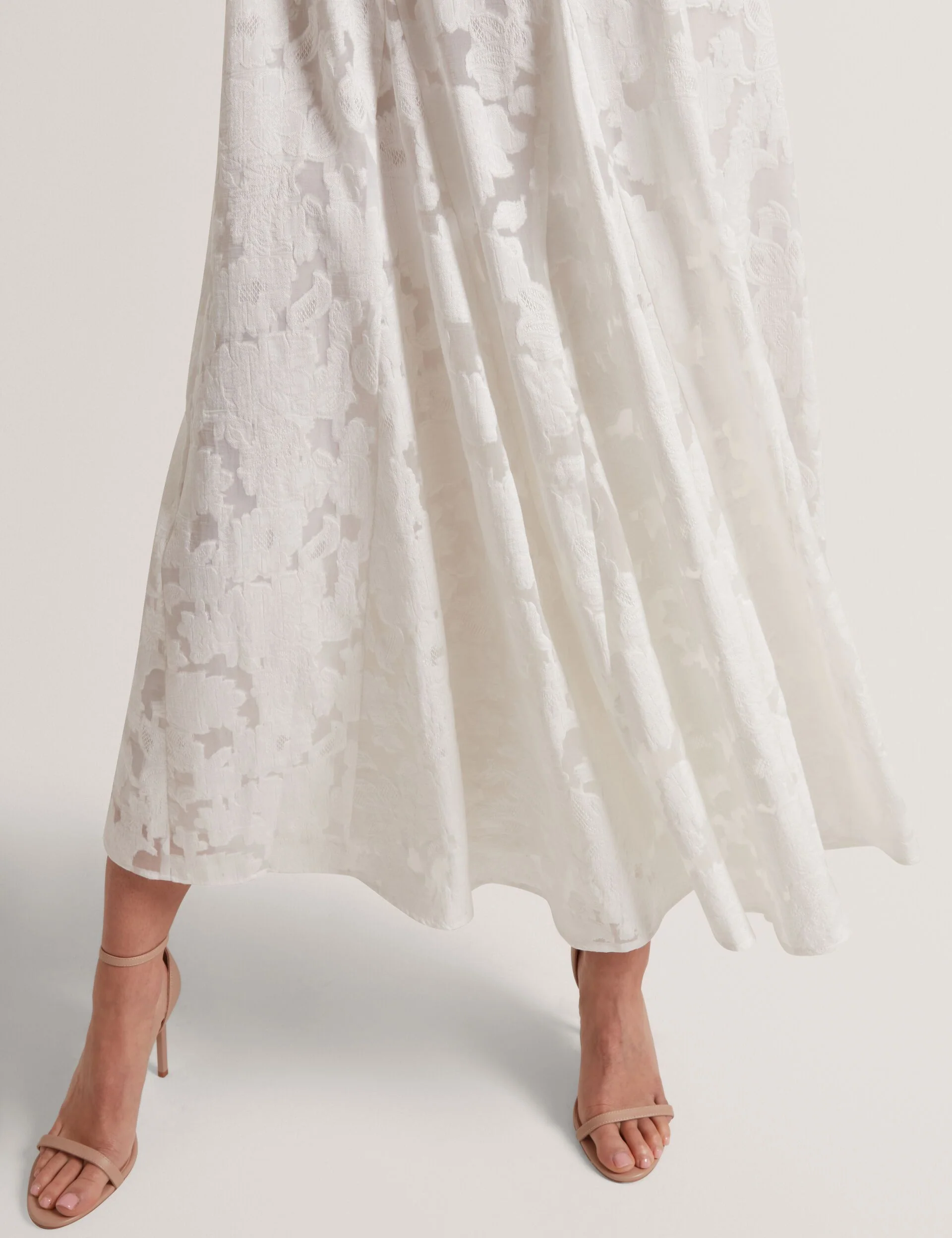 LEESAA | WHITE - Image 4