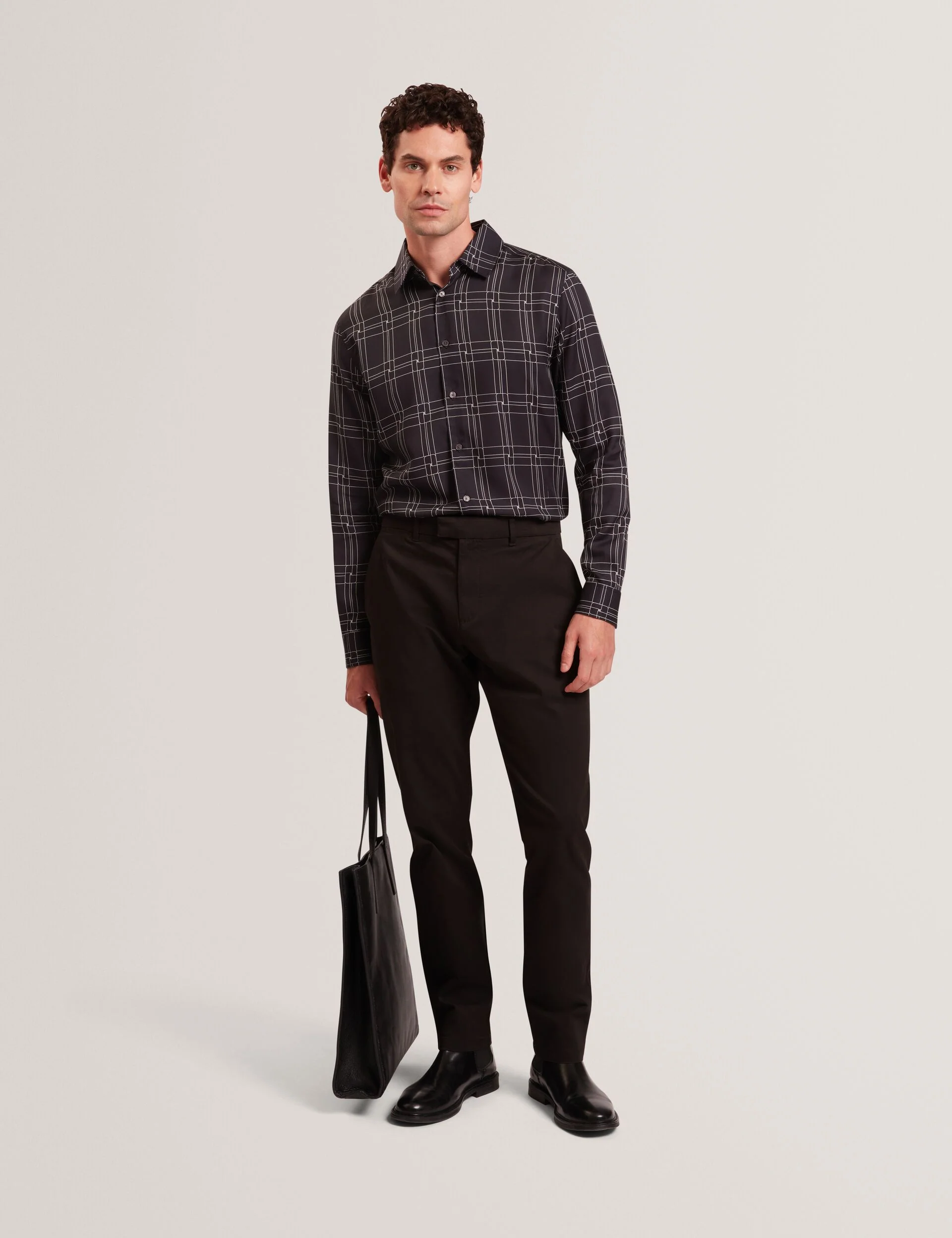 LIRRA | BLACK - Image 5