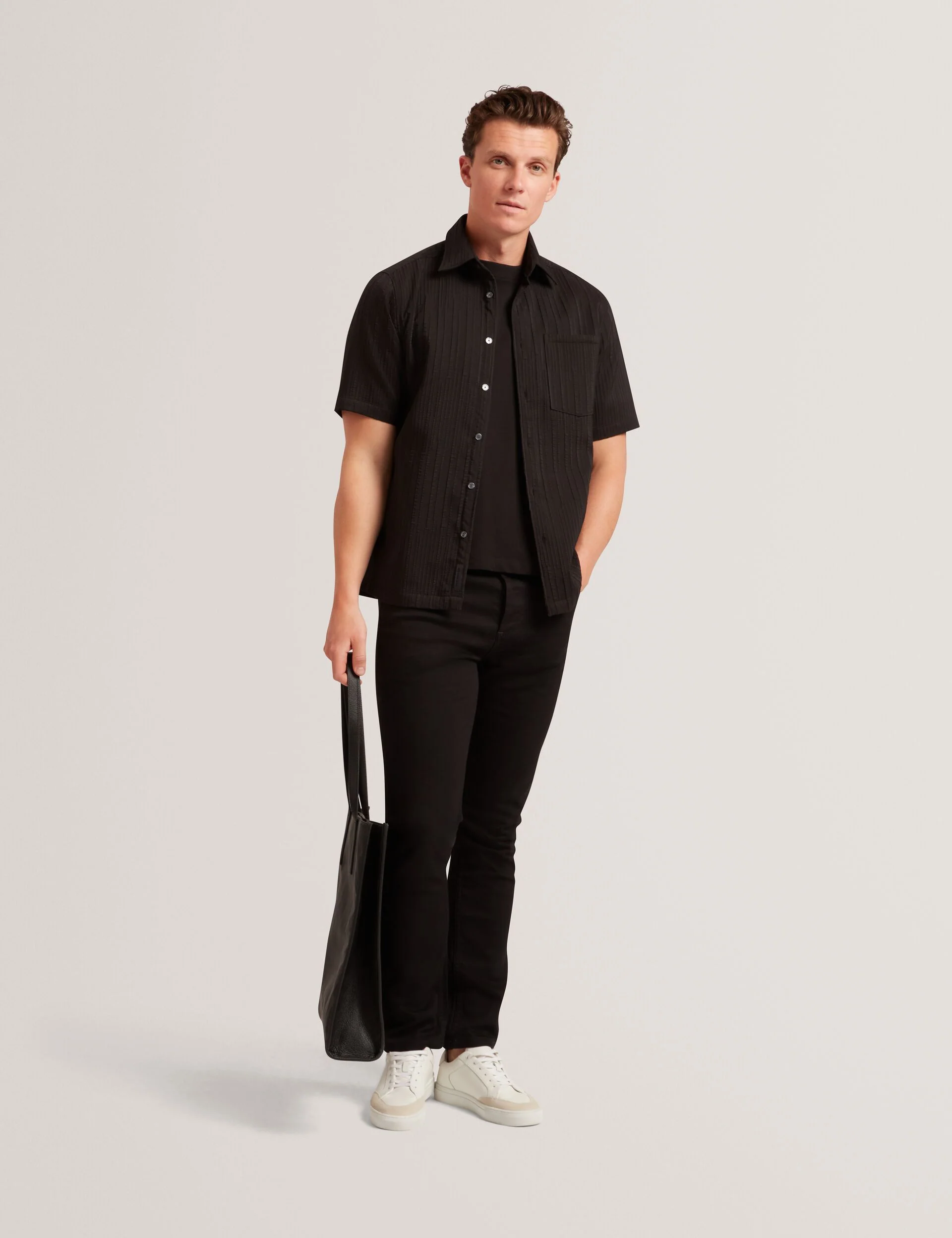 LUCKA | BLACK - Image 2
