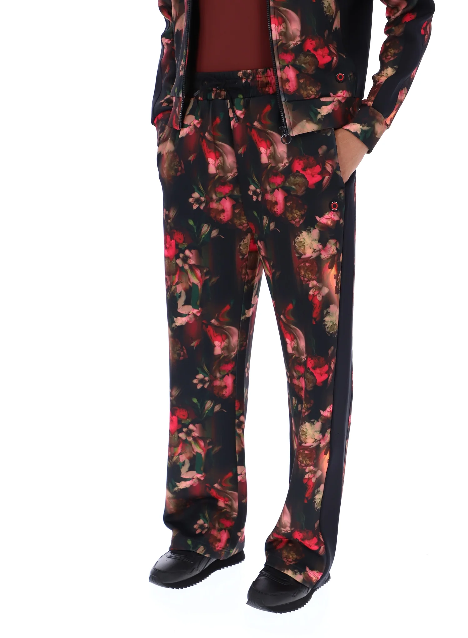 MAVIS | RED - Image 3