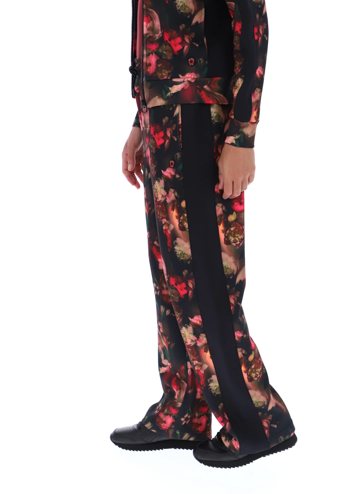 MAVIS | RED - Image 4