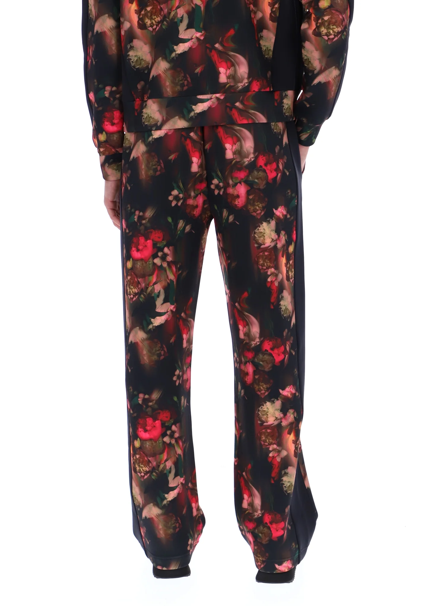 MAVIS | RED - Image 5