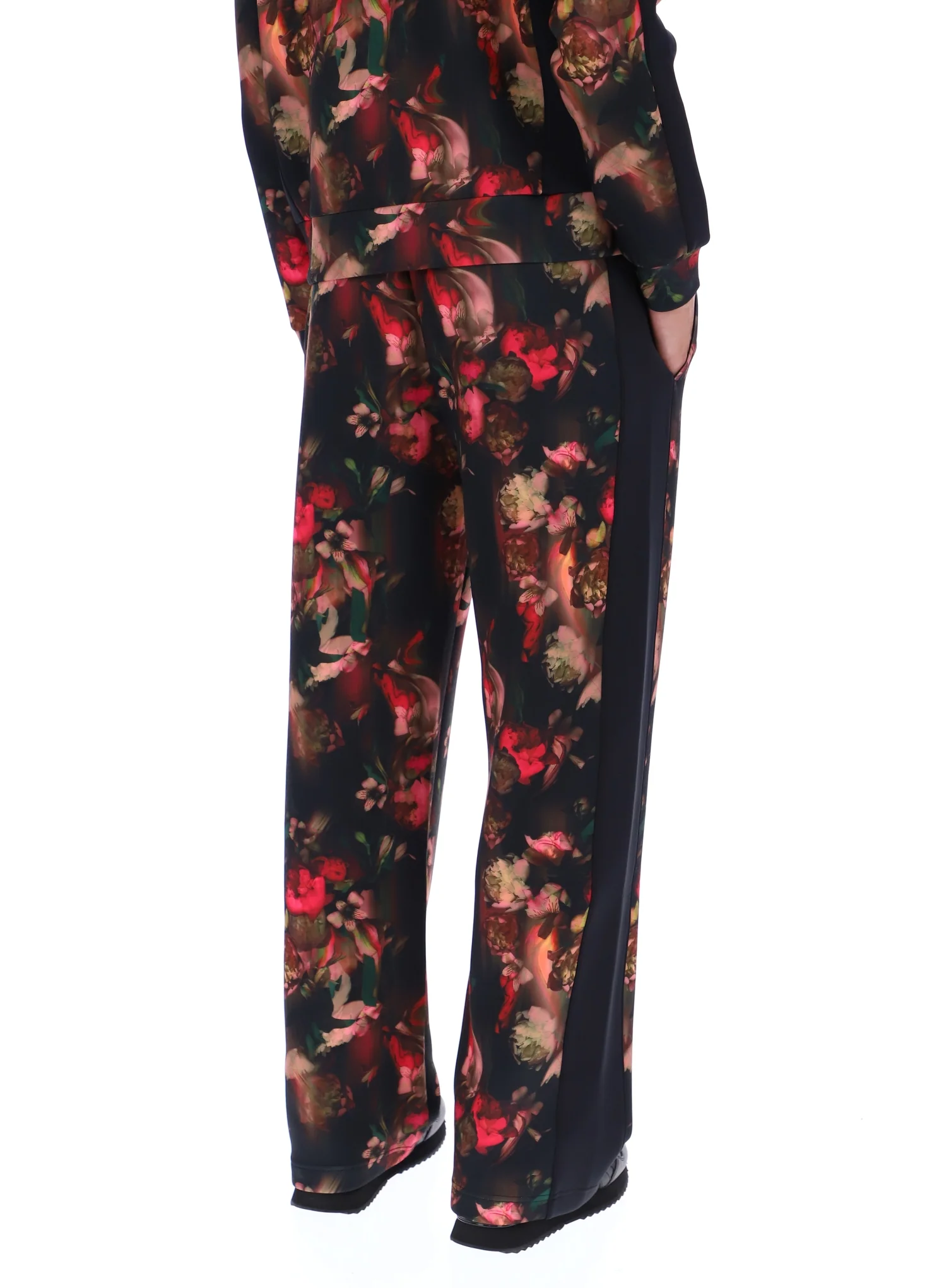 MAVIS | RED - Image 6
