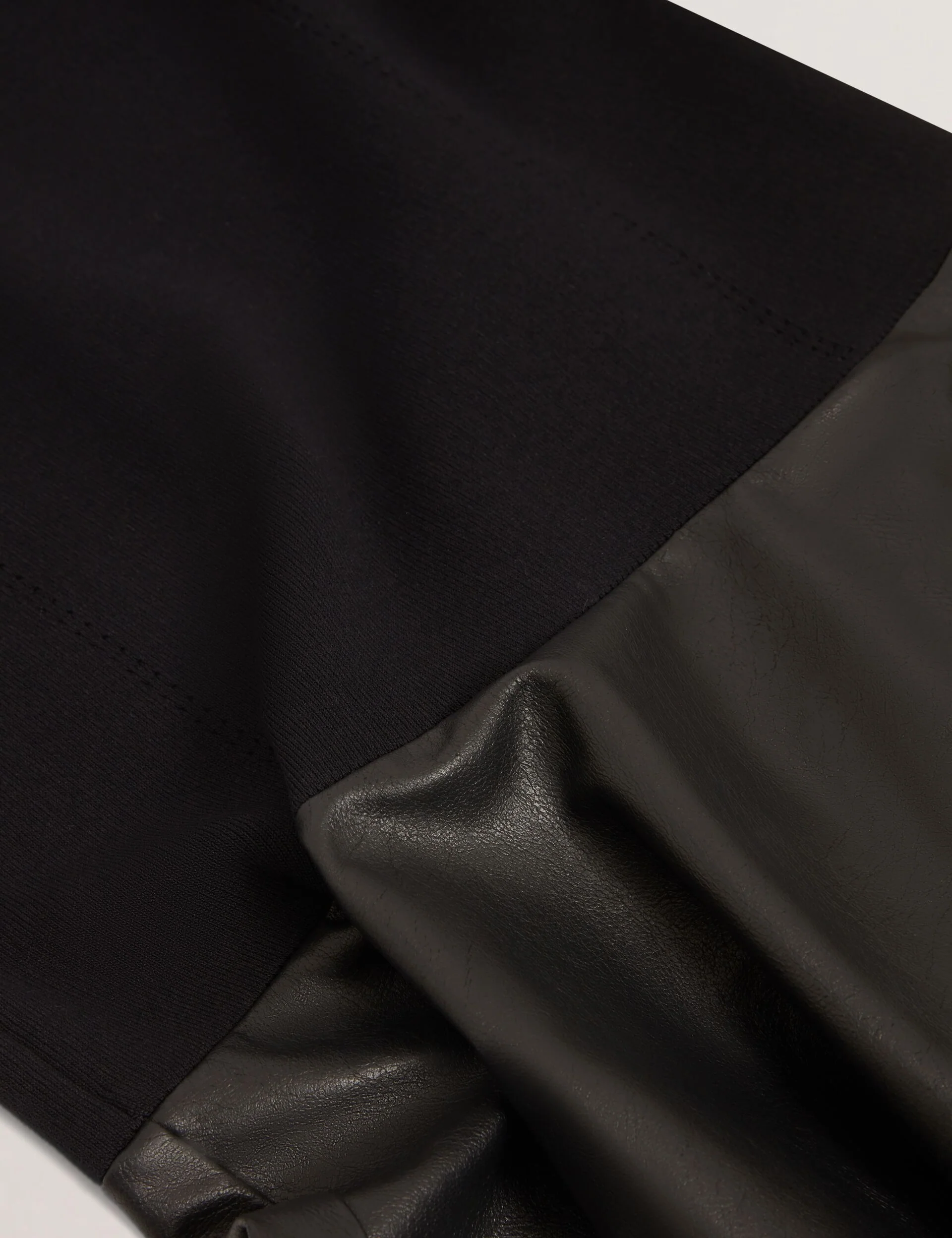 MILIOA | BLACK - Image 3