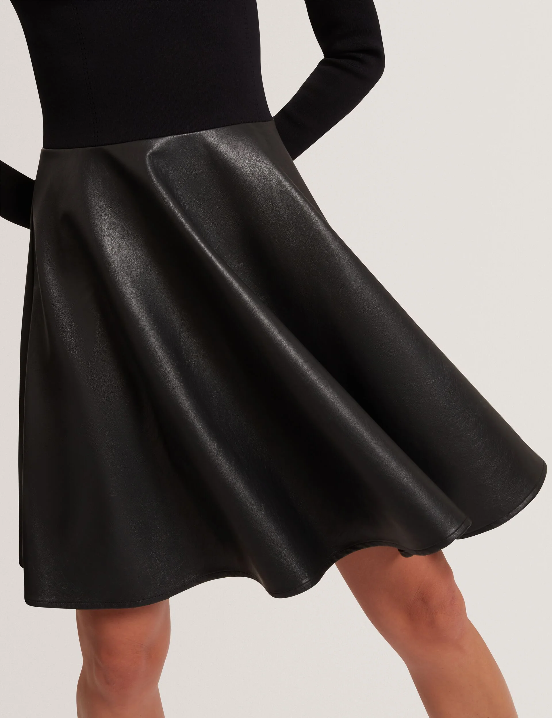 MILIOA | BLACK - Image 4