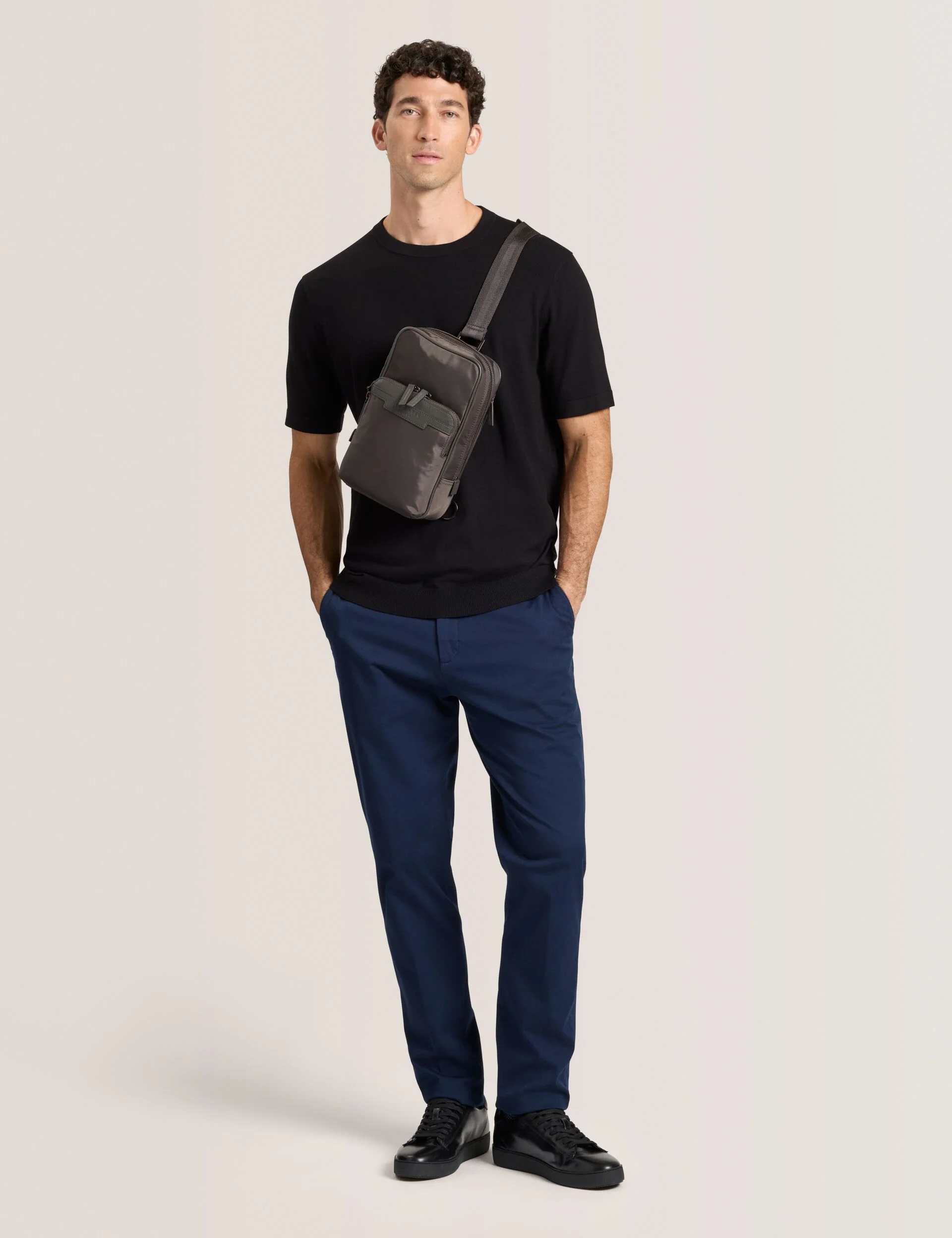 MODERN VISCOSE BLEND CREW | BLACK - Image 2