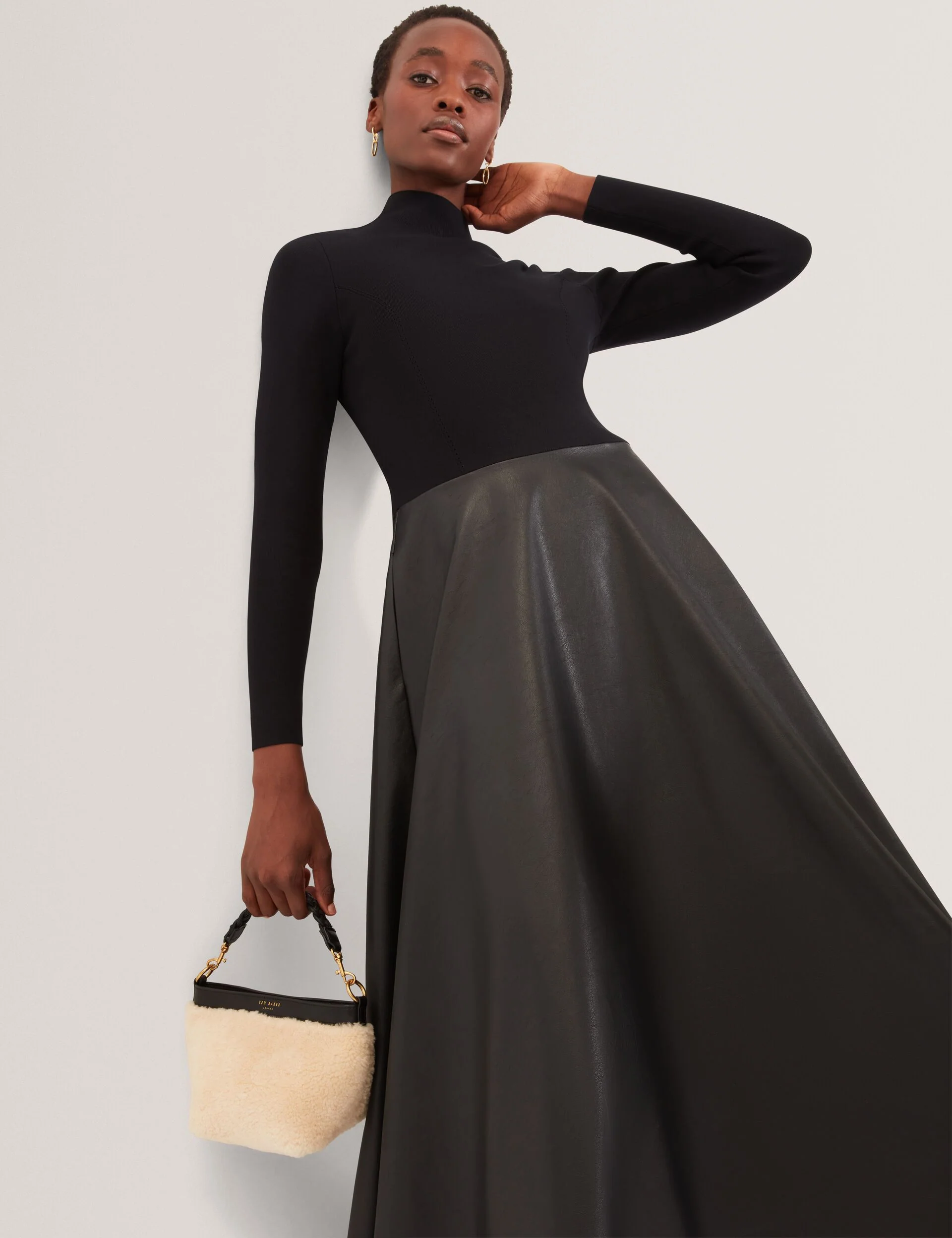 NOVIVA | BLACK - Image 6