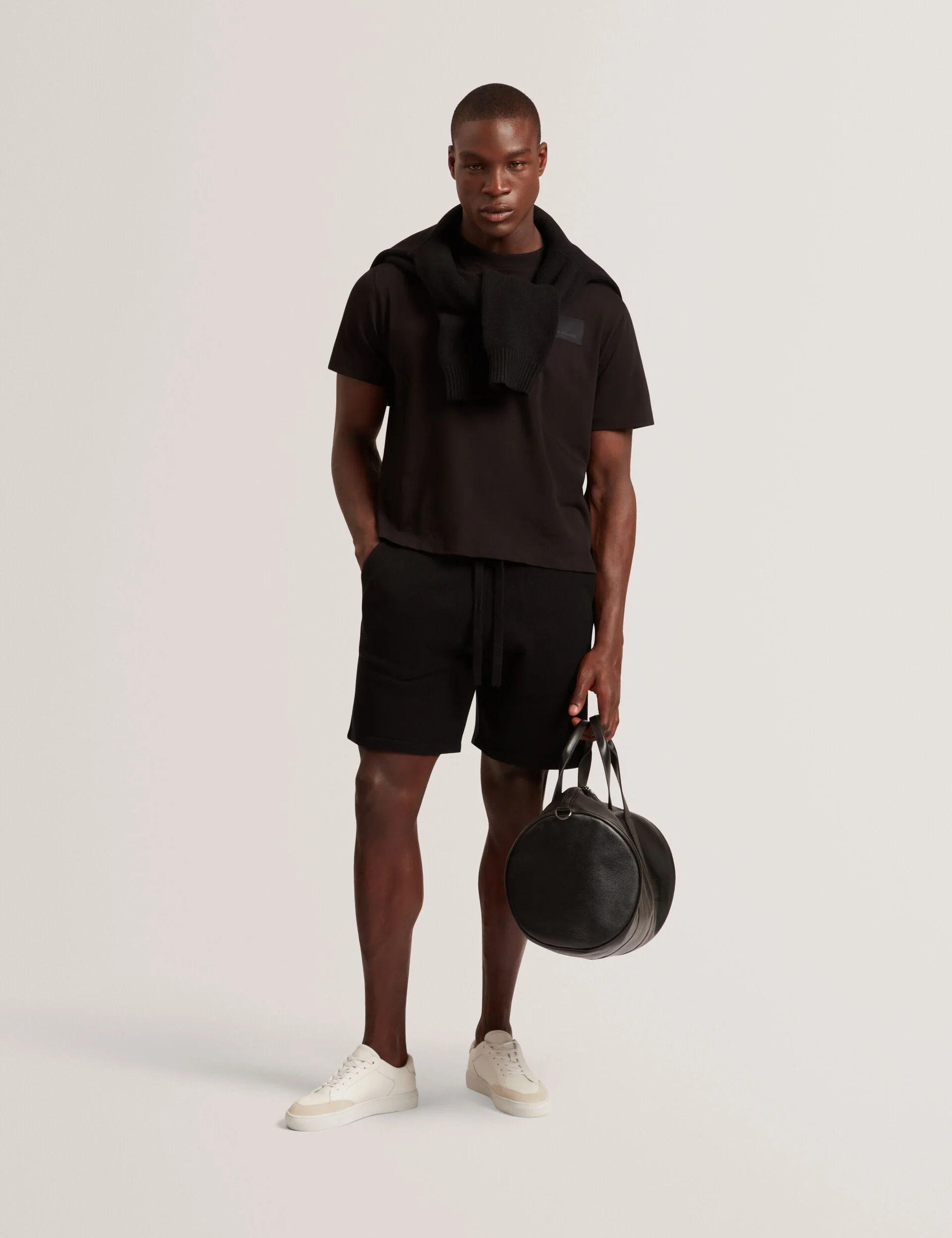 OWAINE | BLACK - Image 2