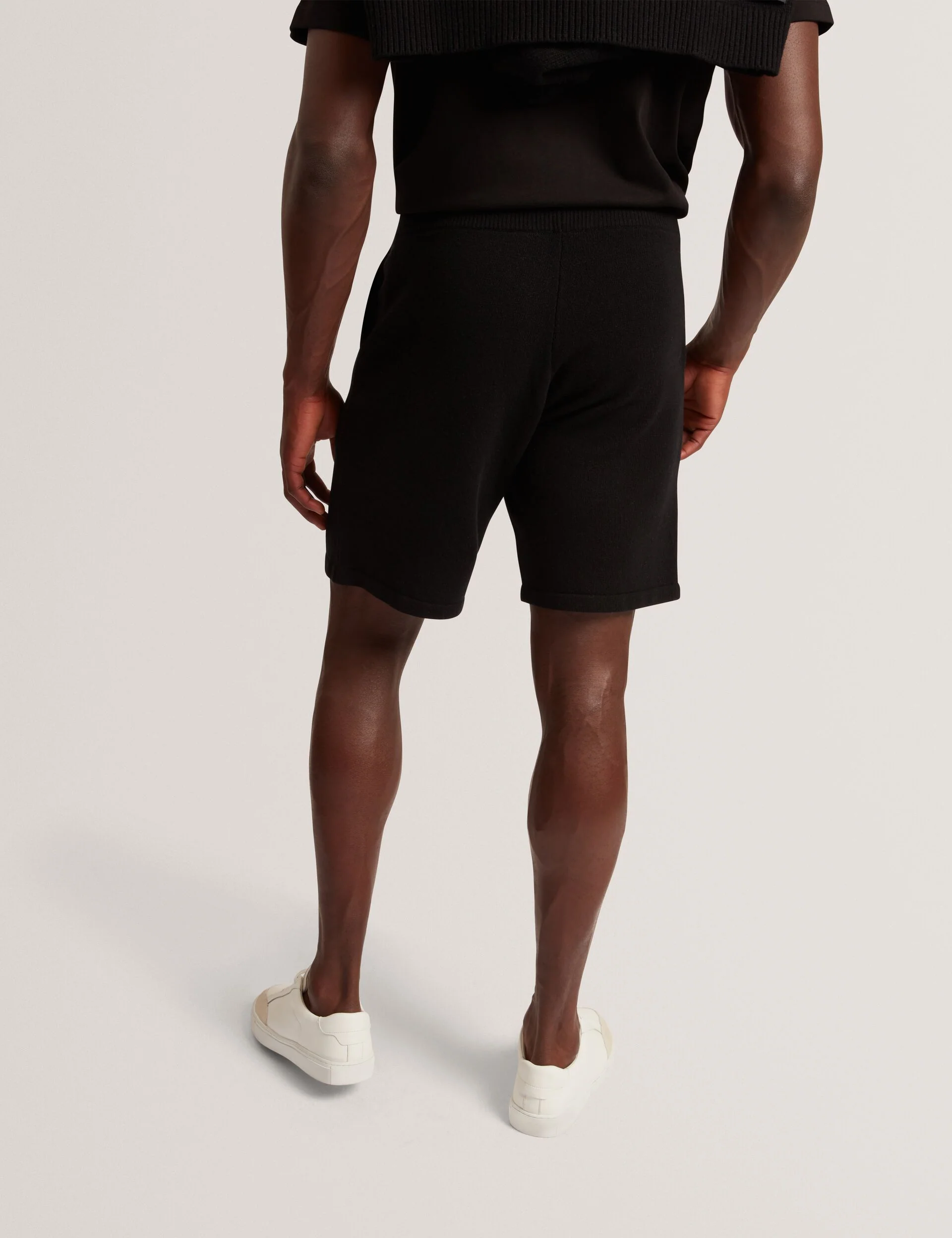 OWAINE | BLACK - Image 5